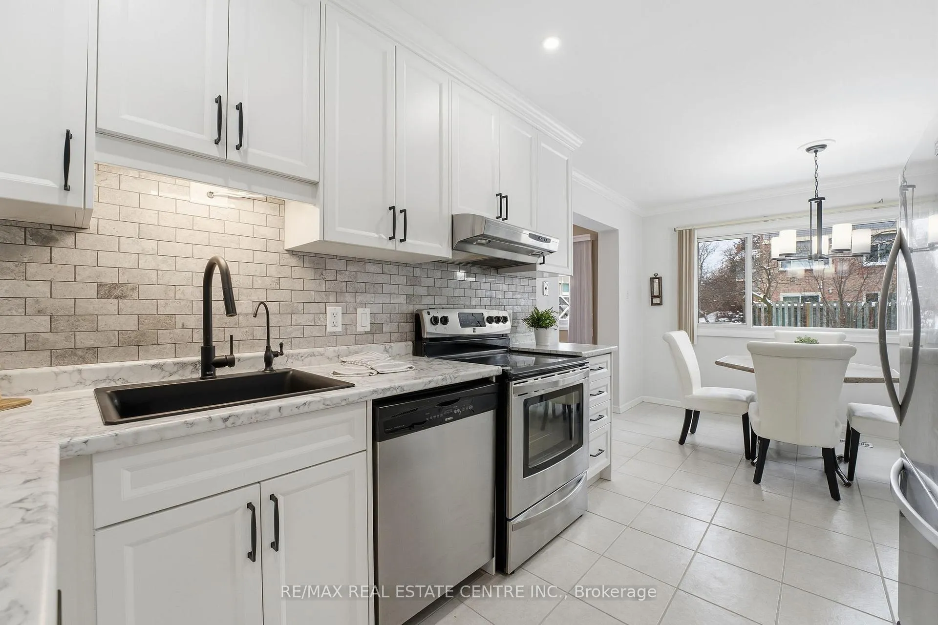 Photo 11 of Unit 74, 30 Green Valley Drive, Kitchener, Pioneer Park — HOMEH