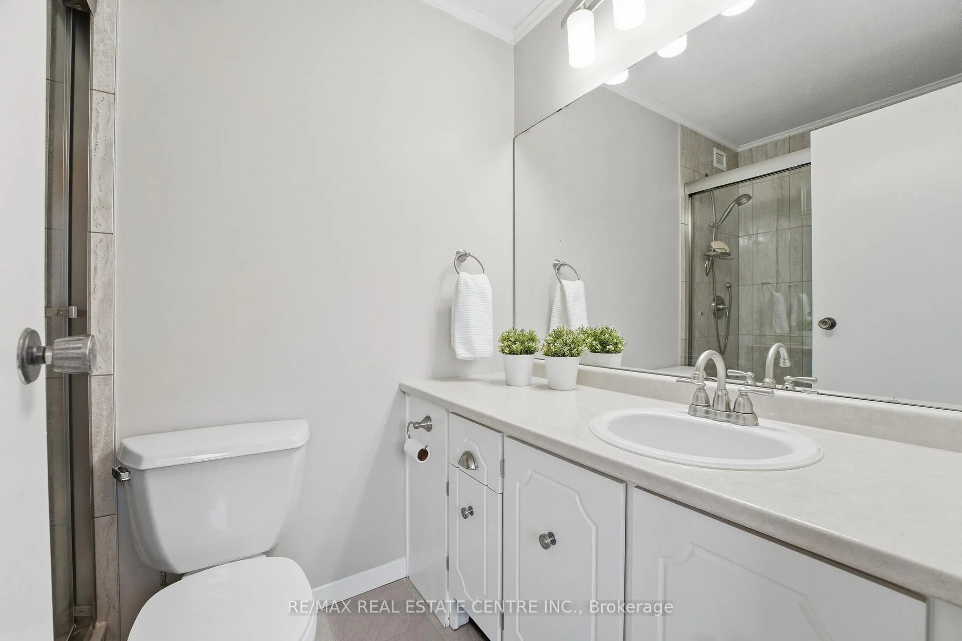 Photo 24 of Unit 74, 30 Green Valley Drive, Kitchener, Pioneer Park — HOMEH