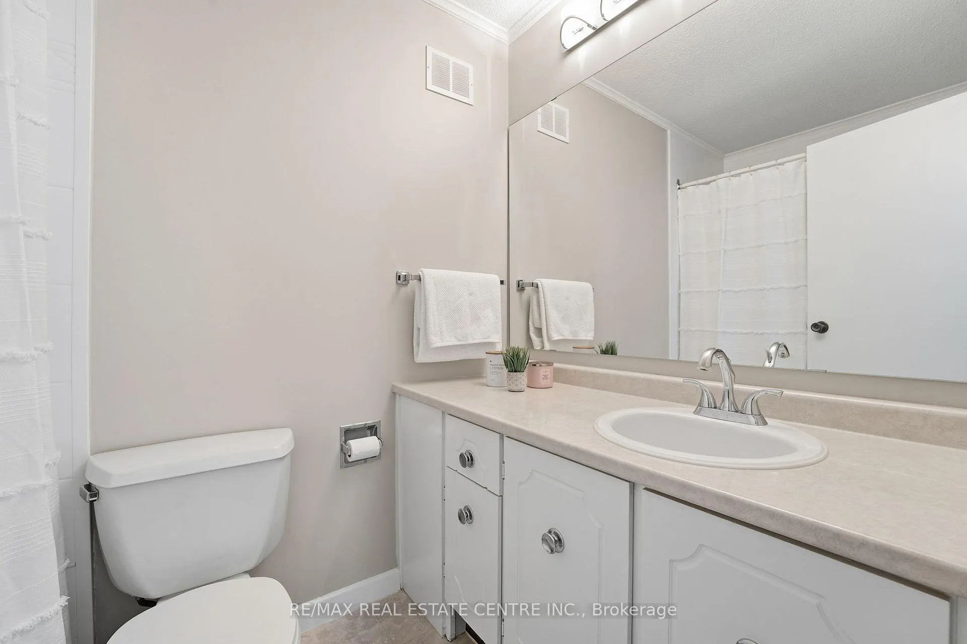 Photo 27 of Unit 74, 30 Green Valley Drive, Kitchener, Pioneer Park — HOMEH