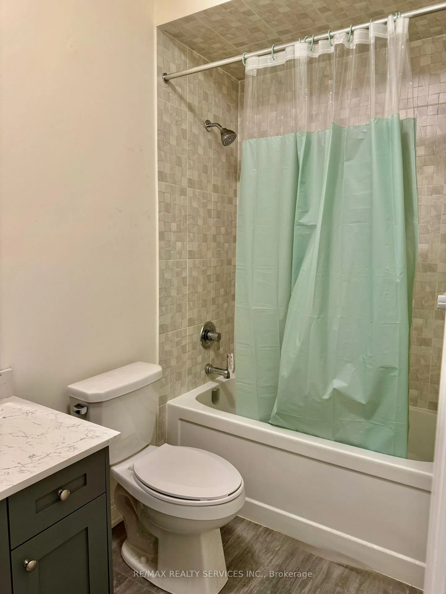 Photo 12 of 32 Midmorning Road, Brampton, Northwest Brampton — HOMEH