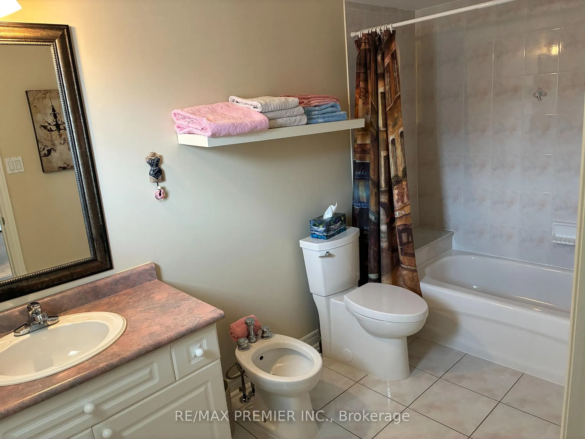 Photo 35 of 90 Siderno Crescent, Vaughan, East Woodbridge — HOMEH