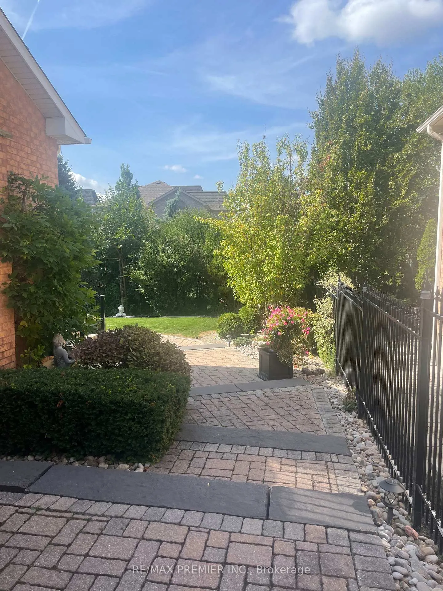 Photo 39 of 90 Siderno Crescent, Vaughan, East Woodbridge — HOMEH