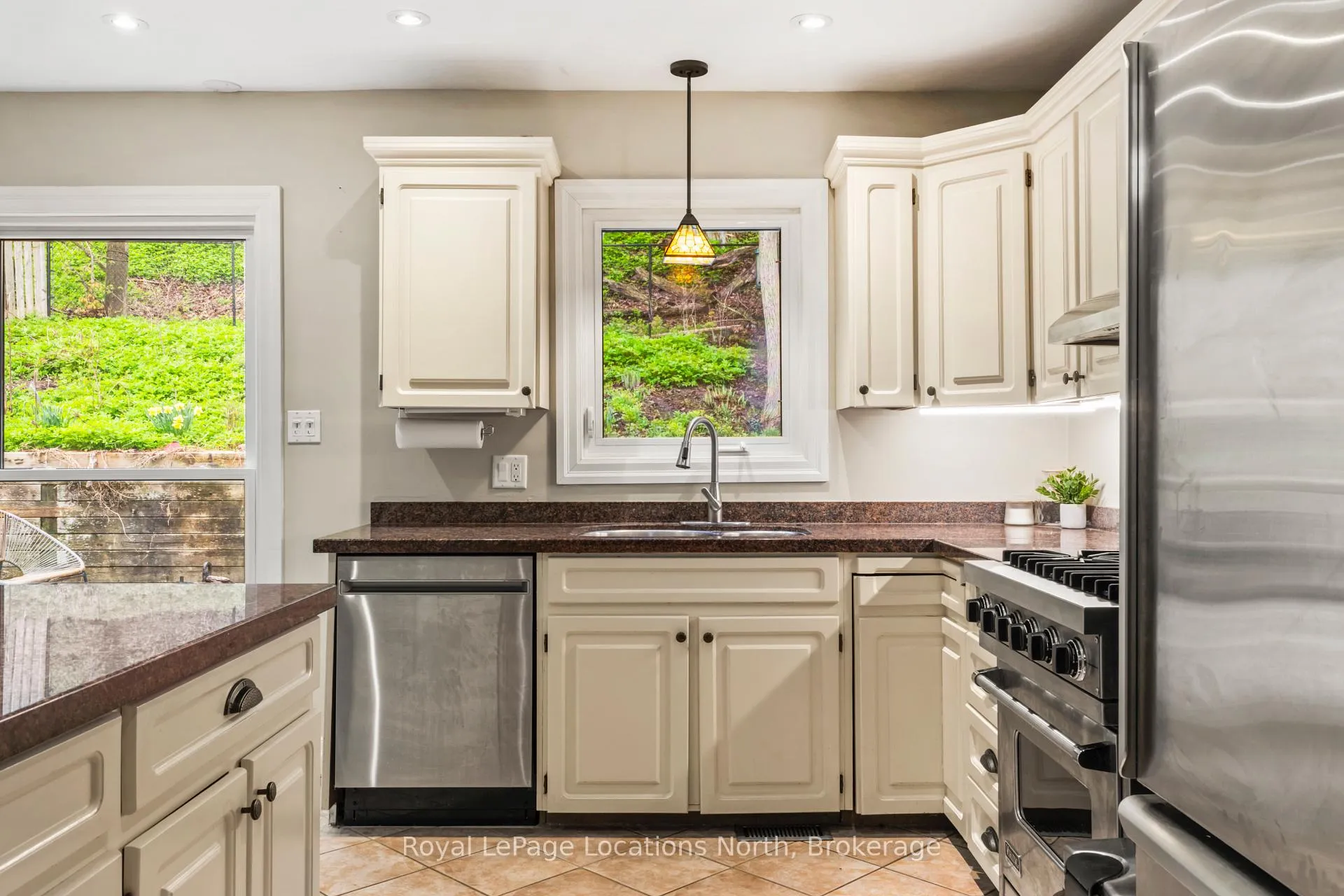Photo 10 of 1080 4th 'A' Avenue W, Owen Sound — HOMEH