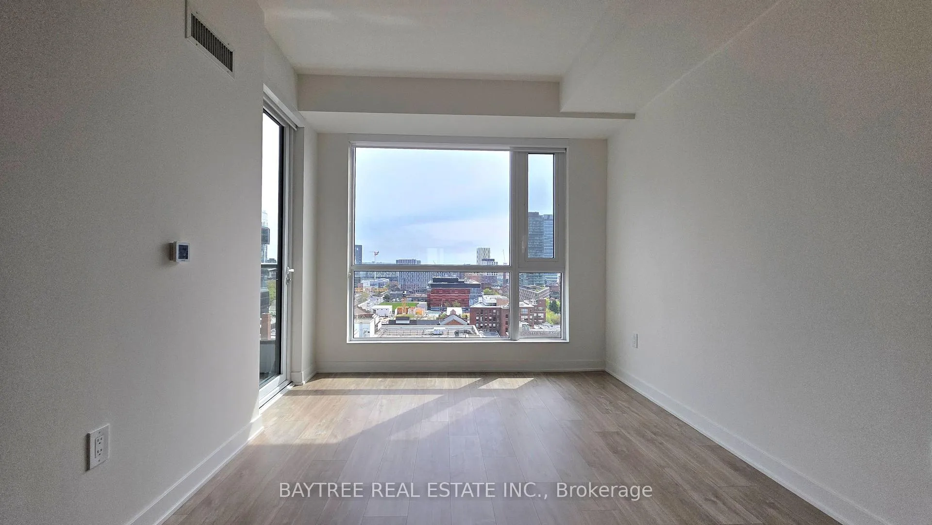 Photo 10 of Unit 1412 E, 70 Princess Street E, Toronto, Waterfront Communities — HOMEH