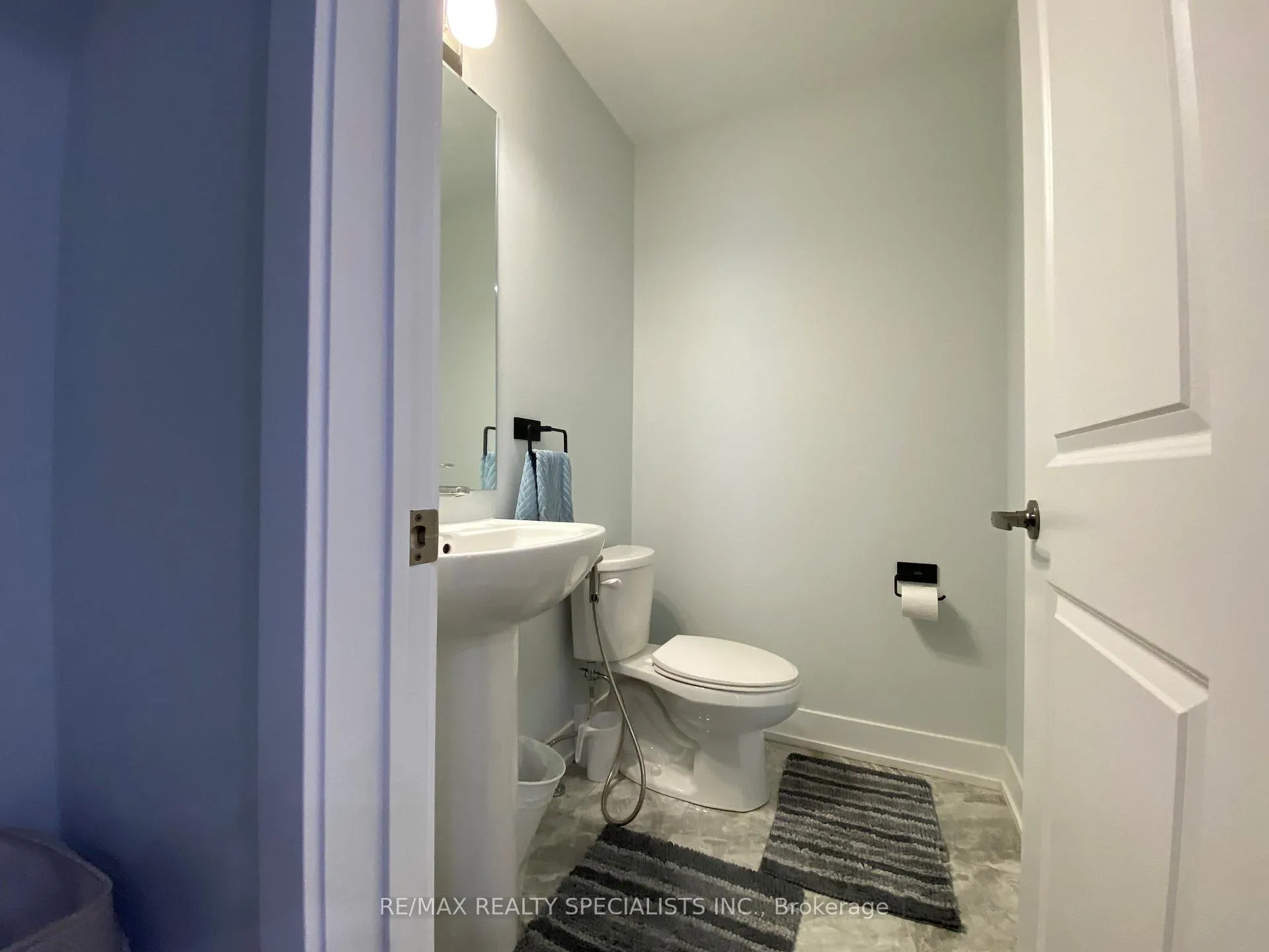 Photo 3 of 1458 Yellow Rose Circle, Oakville, Glen Abbey — HOMEH