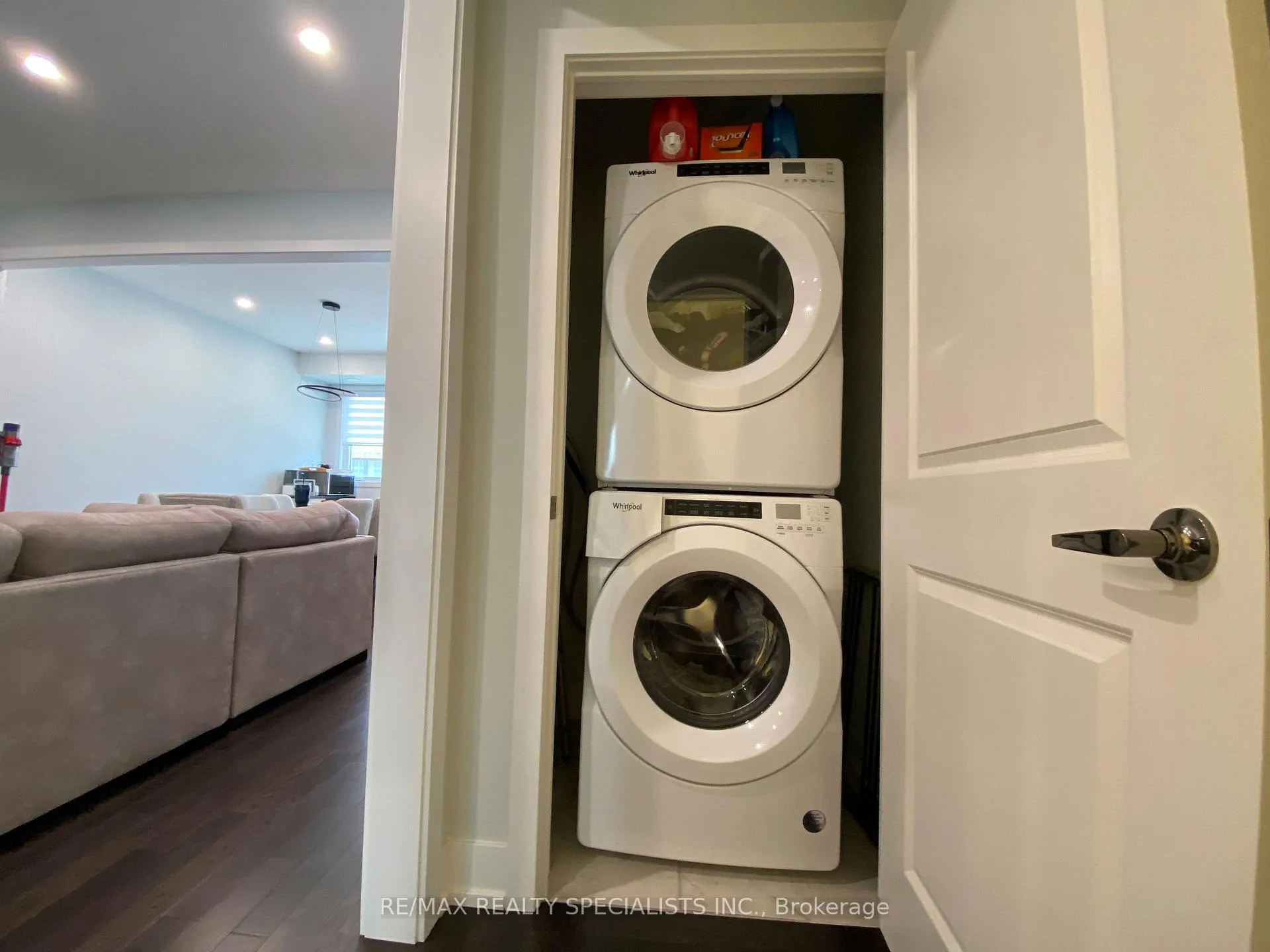 Photo 5 of 1458 Yellow Rose Circle, Oakville, Glen Abbey — HOMEH