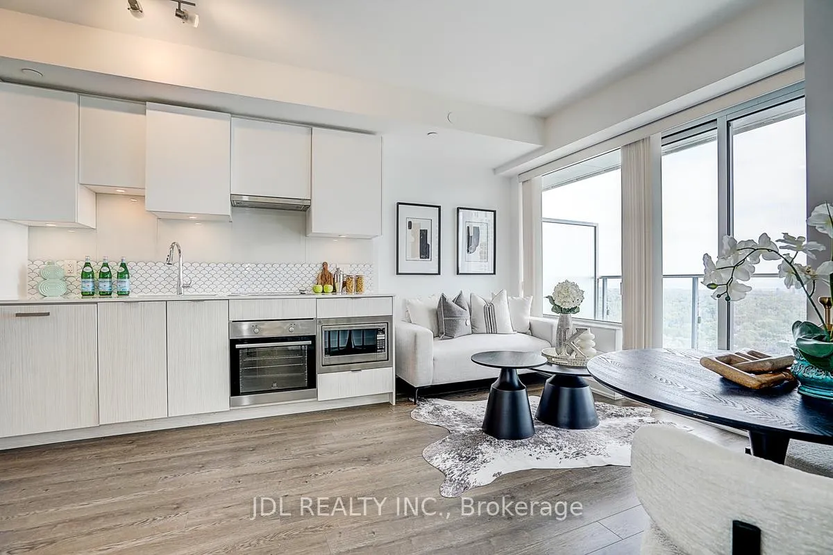 Front of Unit 3009, 195 Redpath Avenue