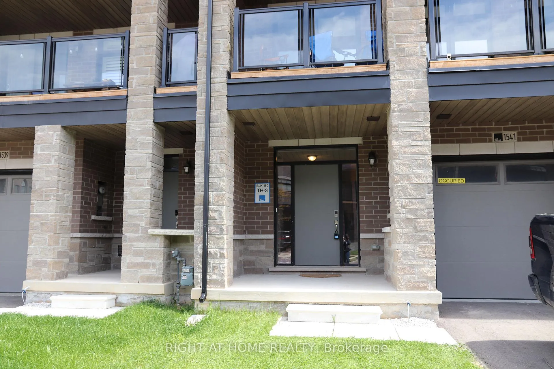 Photo 3 of 1541 Hilson Heights, Milton, Cobban — HOMEH