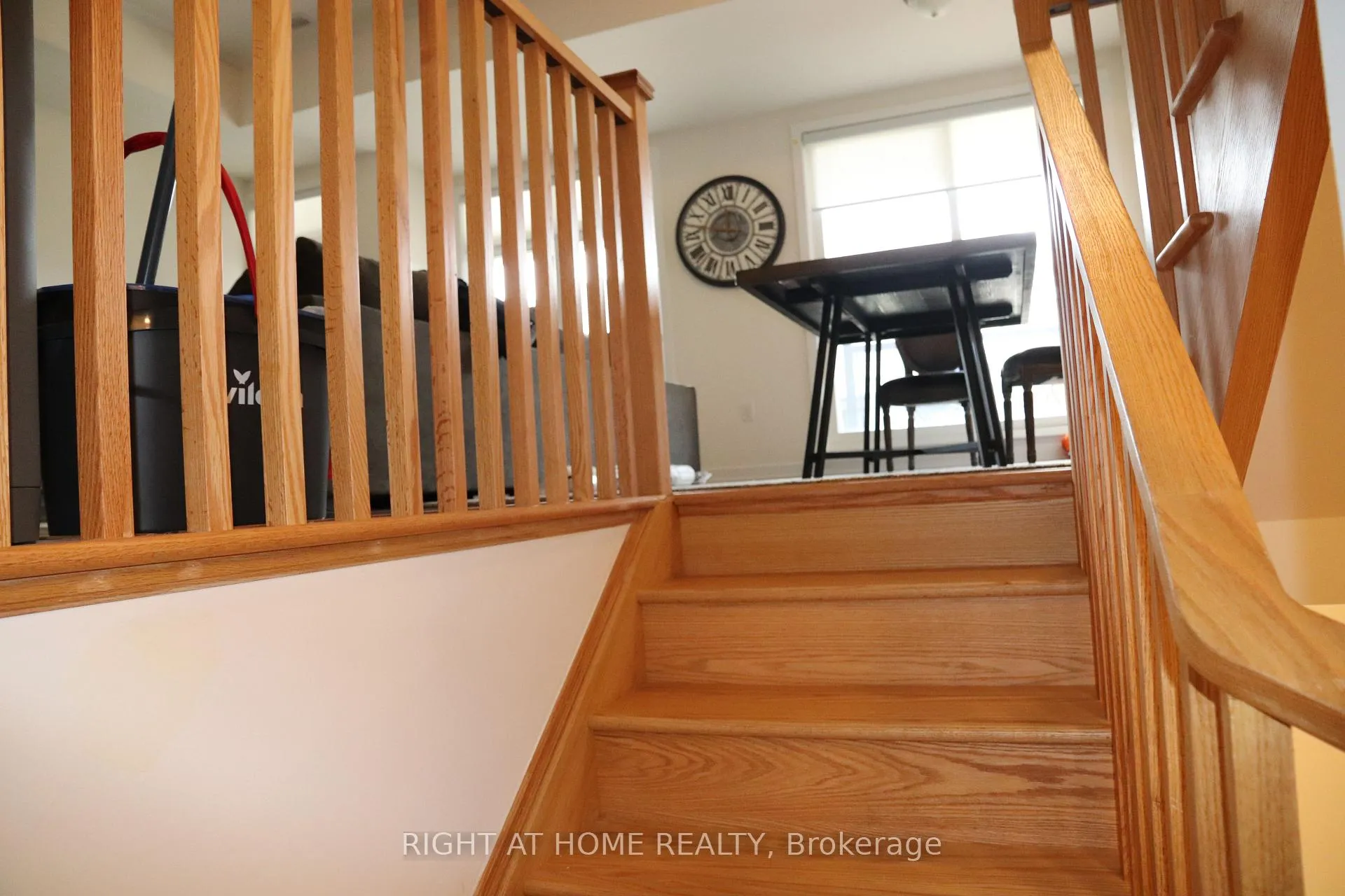 Photo 13 of 1541 Hilson Heights, Milton, Cobban — HOMEH