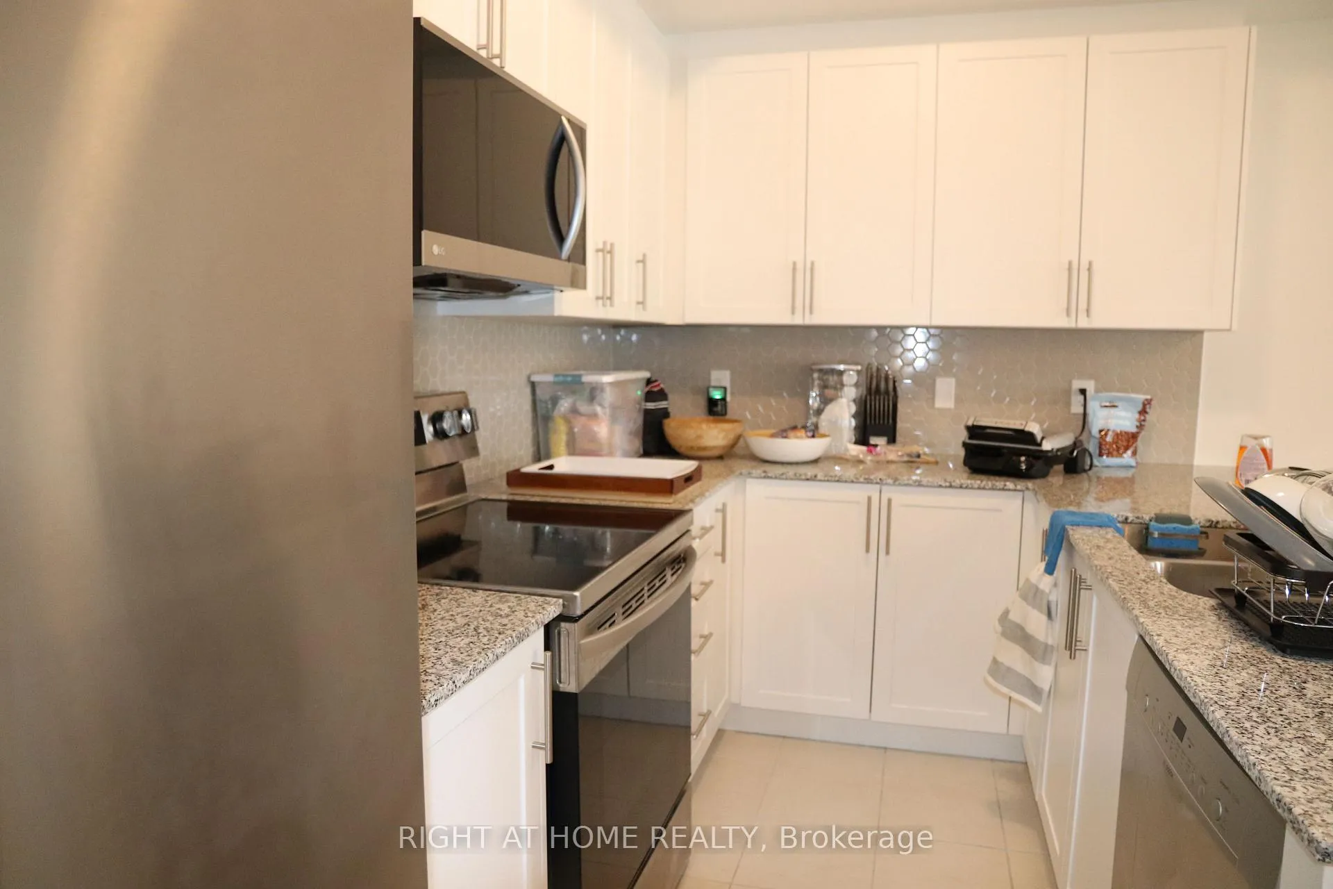 Photo 23 of 1541 Hilson Heights, Milton, Cobban — HOMEH