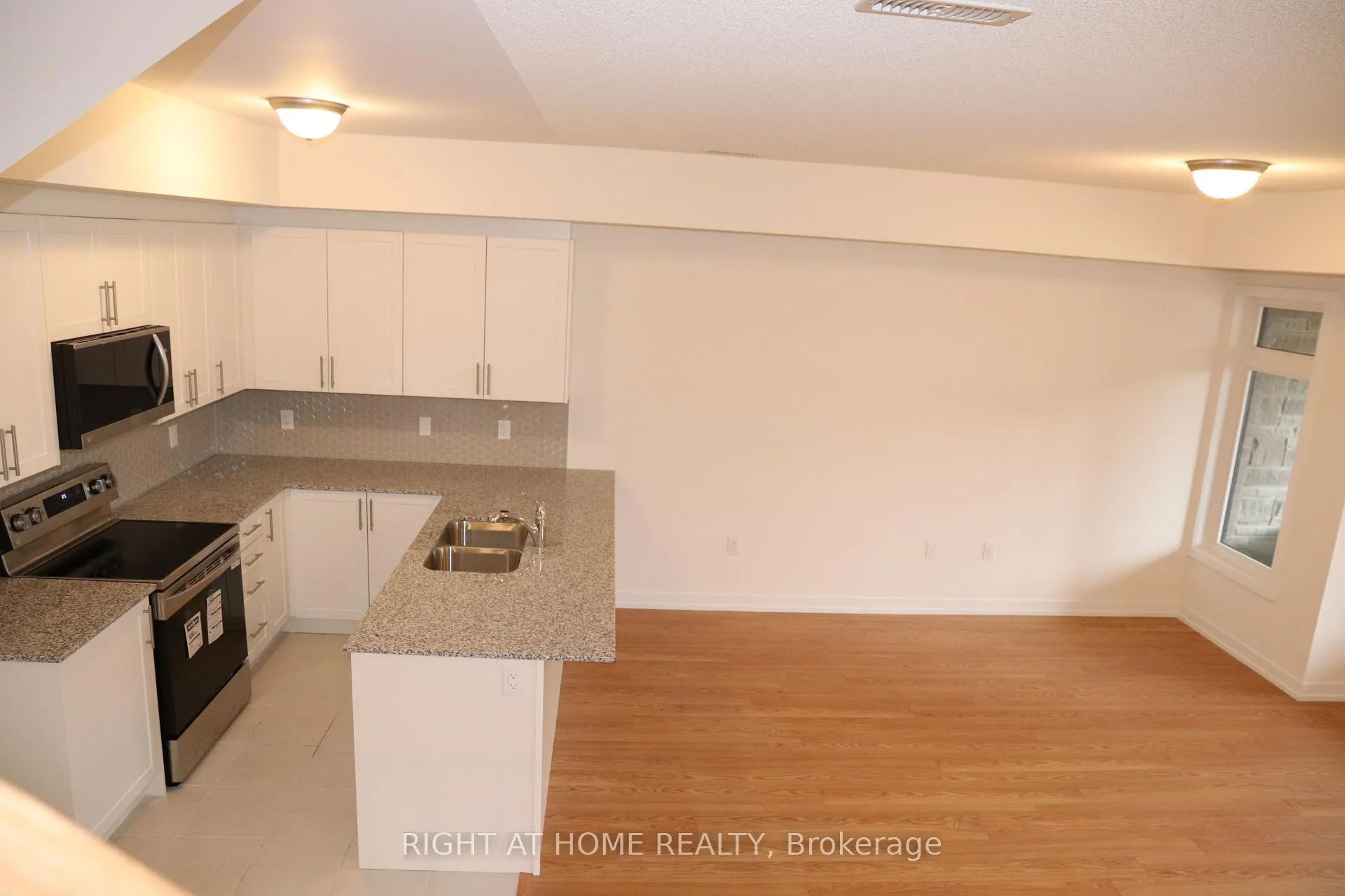 Photo 27 of 1541 Hilson Heights, Milton, Cobban — HOMEH