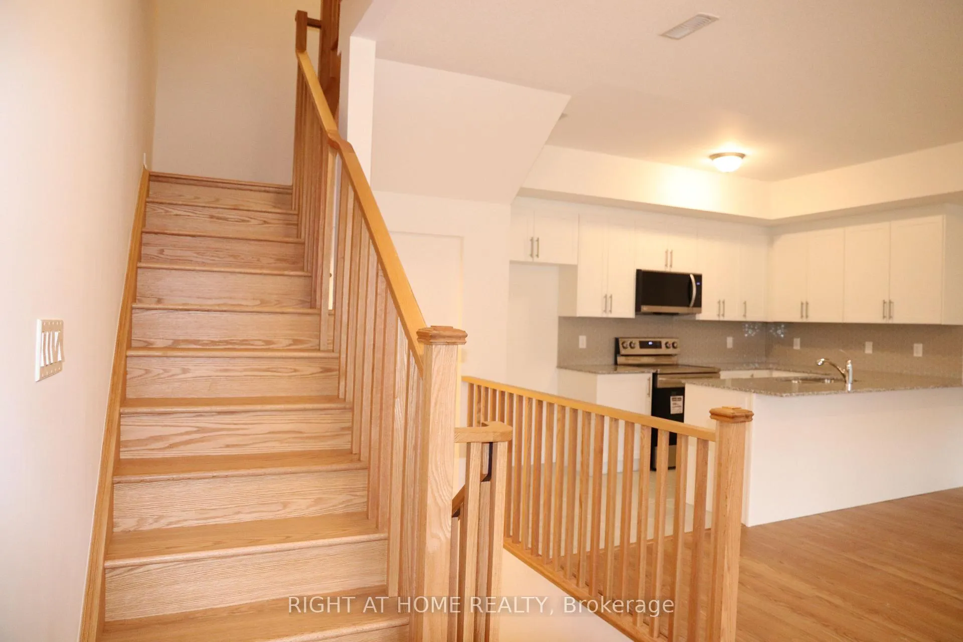 Photo 29 of 1541 Hilson Heights, Milton, Cobban — HOMEH