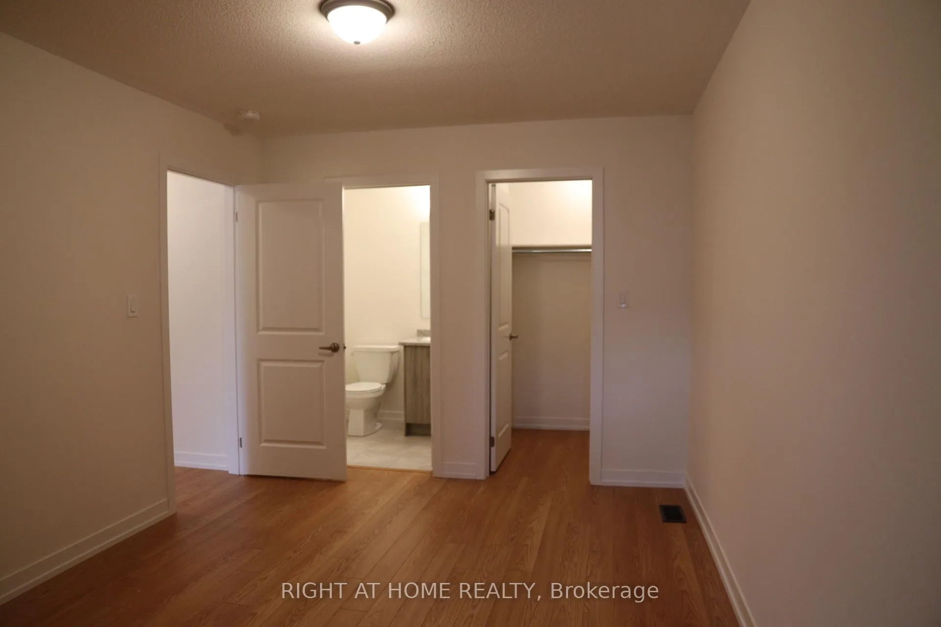 Photo 33 of 1541 Hilson Heights, Milton, Cobban — HOMEH