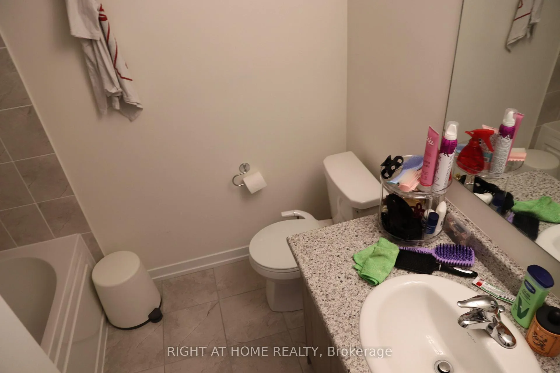 Photo 38 of 1541 Hilson Heights, Milton, Cobban — HOMEH