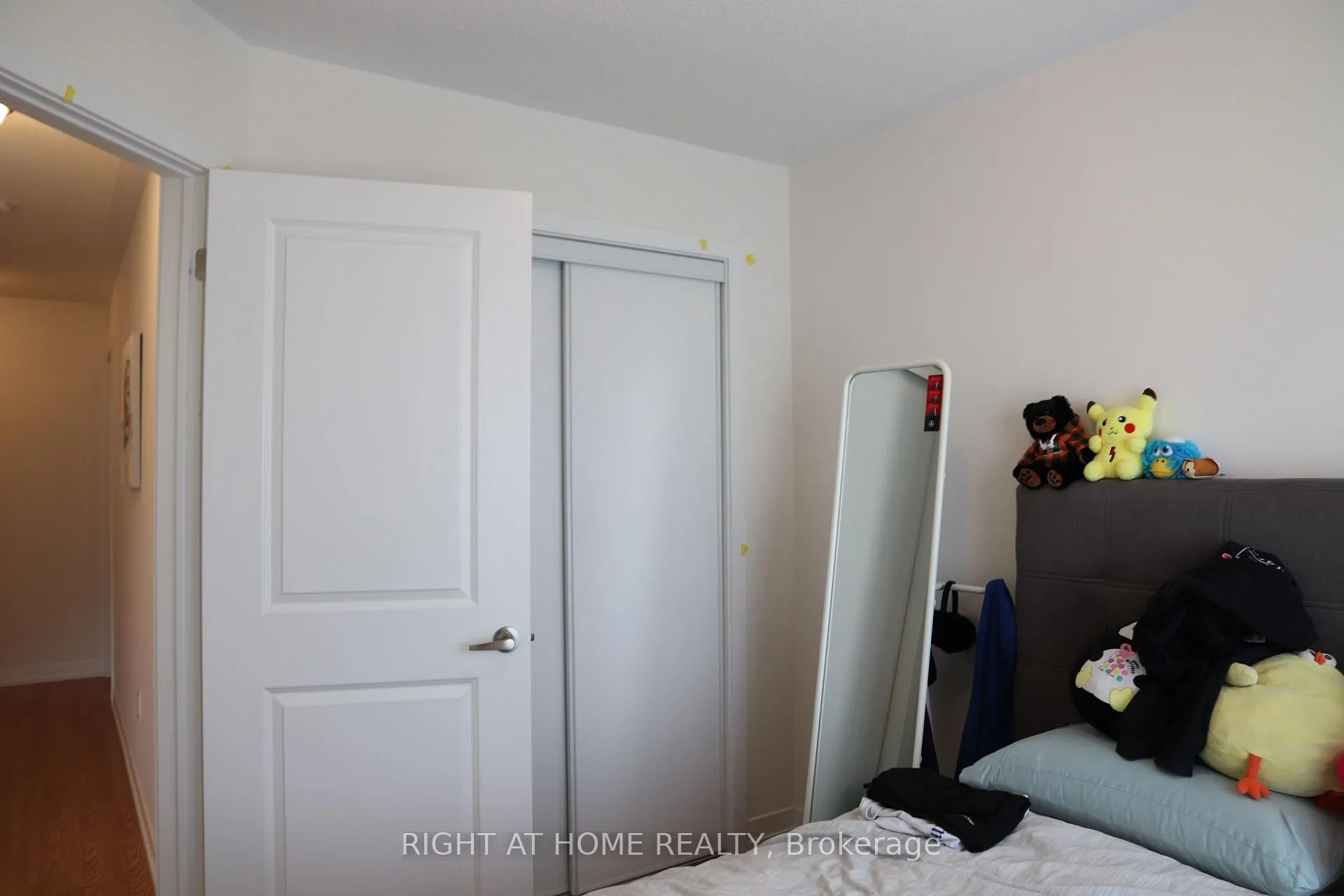 Photo 42 of 1541 Hilson Heights, Milton, Cobban — HOMEH