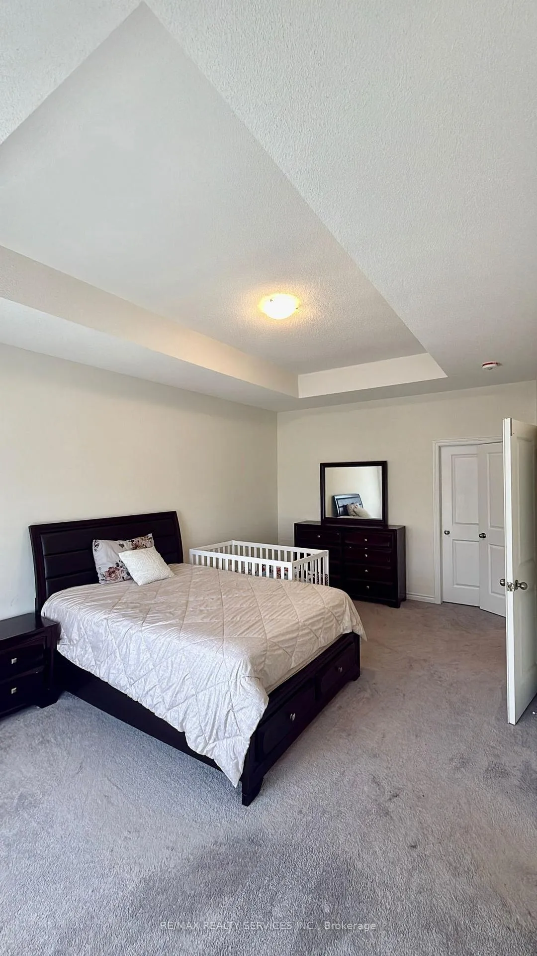 Photo 8 of 37 Bavenden Crescent, Brampton, Credit Valley — HOMEH