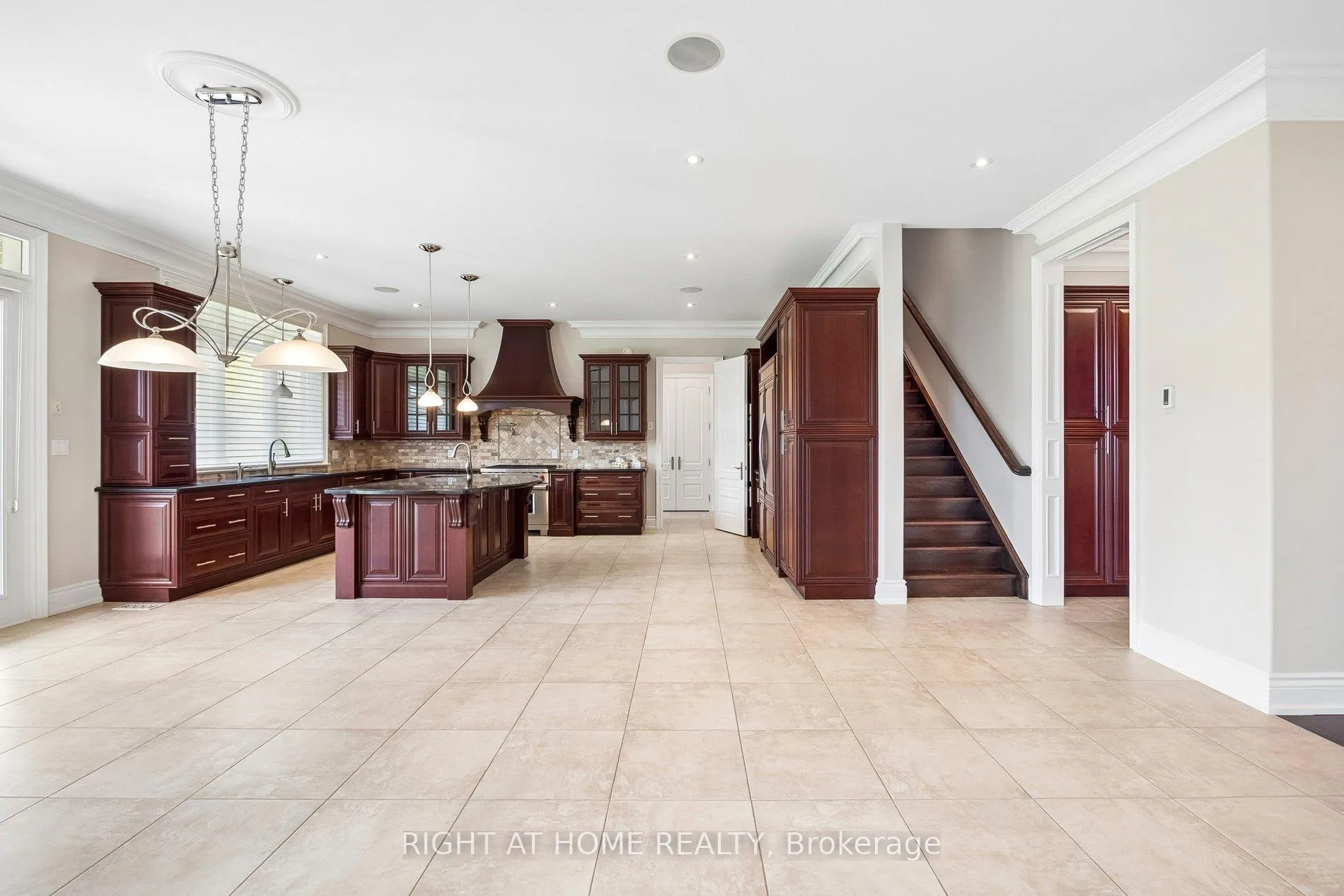 Photo 11 of 18 Bice Court, Clarington, Rural Clarington — HOMEH