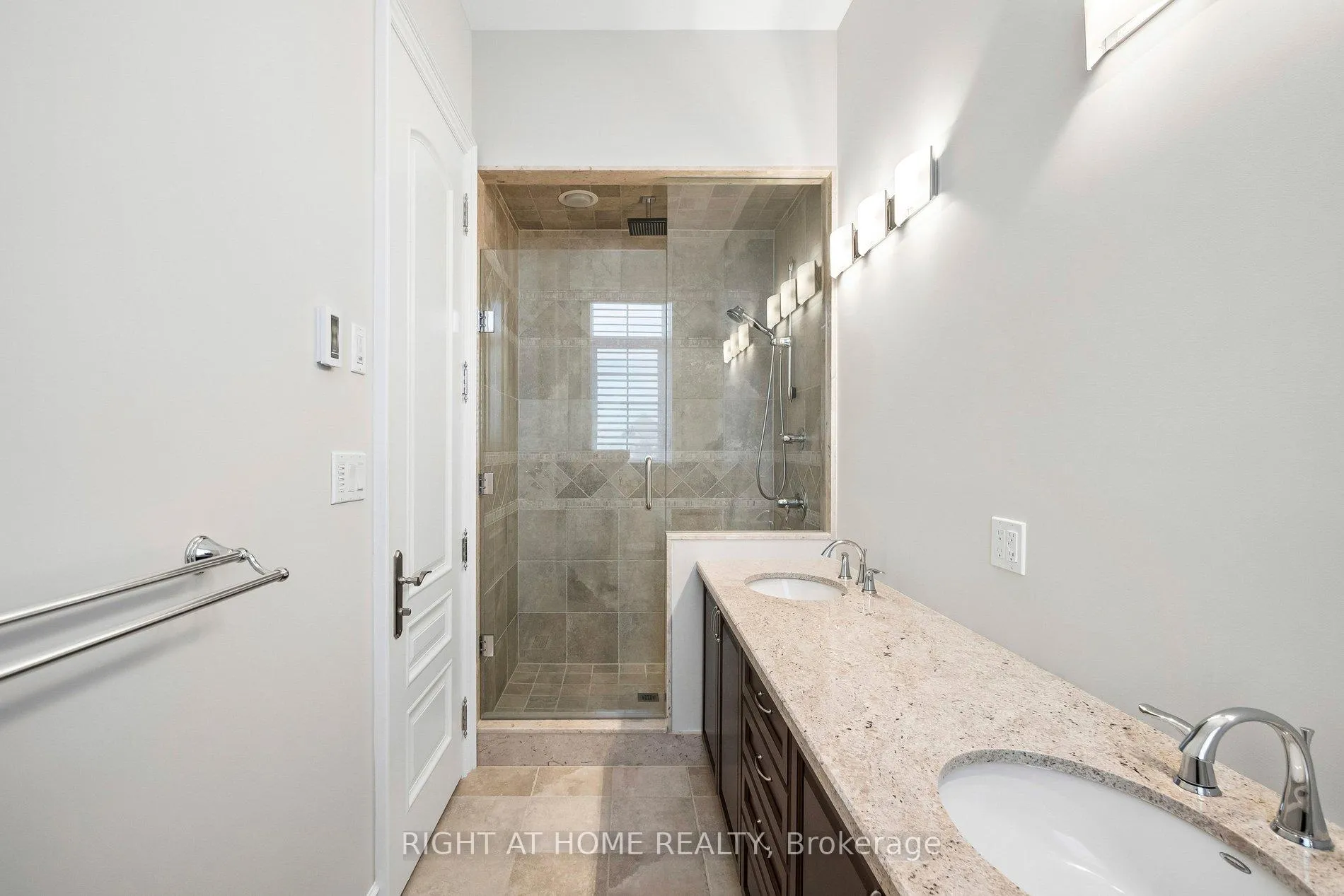 Photo 24 of 18 Bice Court, Clarington, Rural Clarington — HOMEH