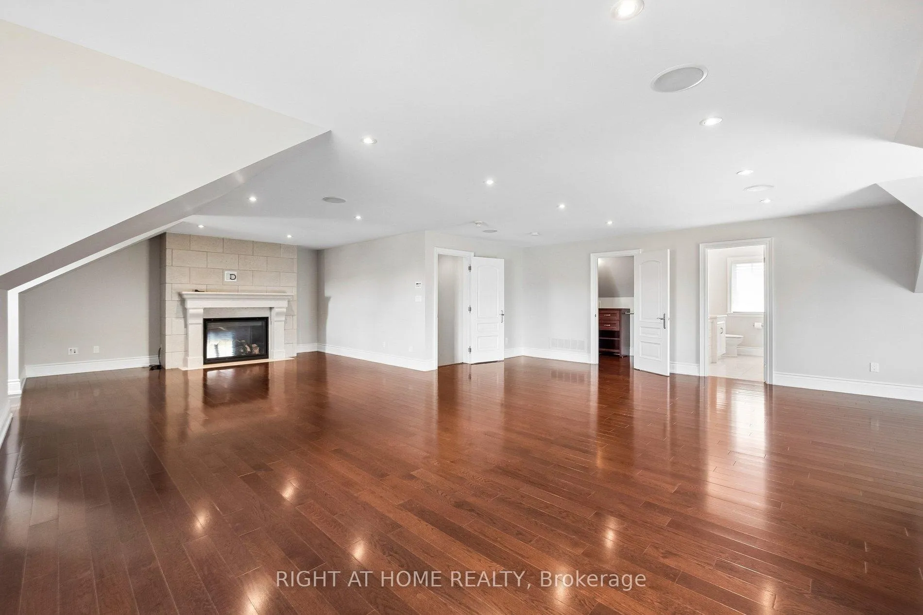 Photo 27 of 18 Bice Court, Clarington, Rural Clarington — HOMEH