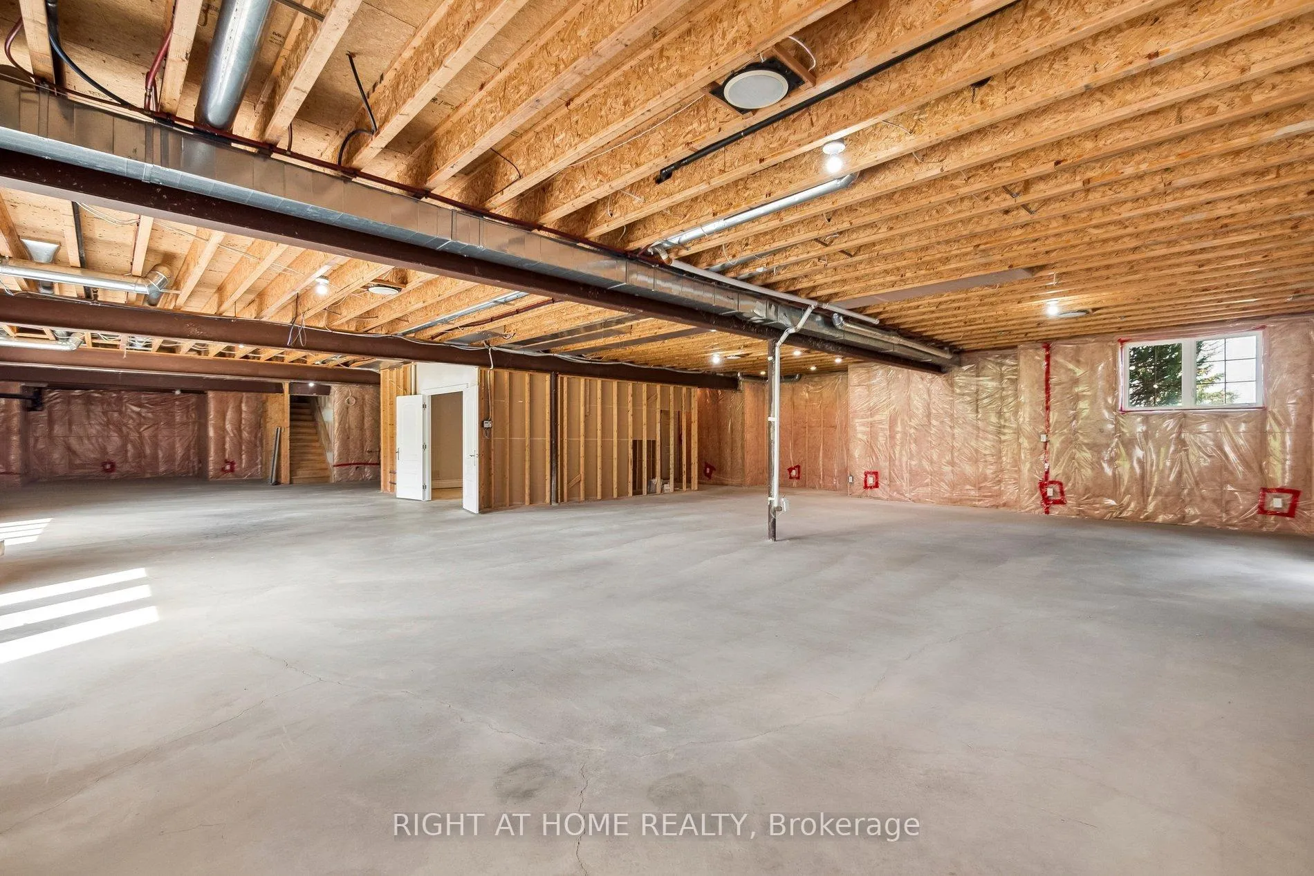 Photo 31 of 18 Bice Court, Clarington, Rural Clarington — HOMEH