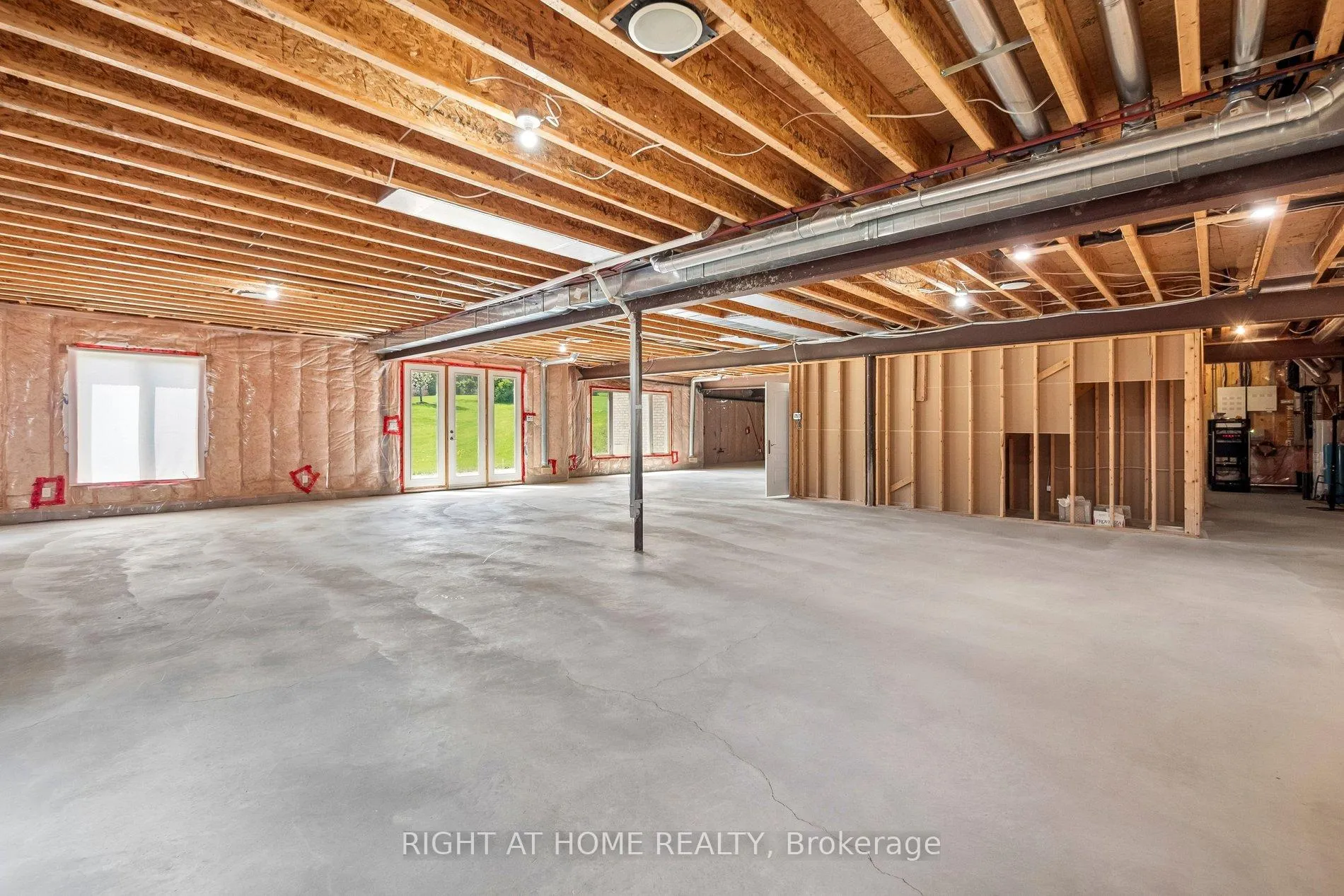 Photo 32 of 18 Bice Court, Clarington, Rural Clarington — HOMEH