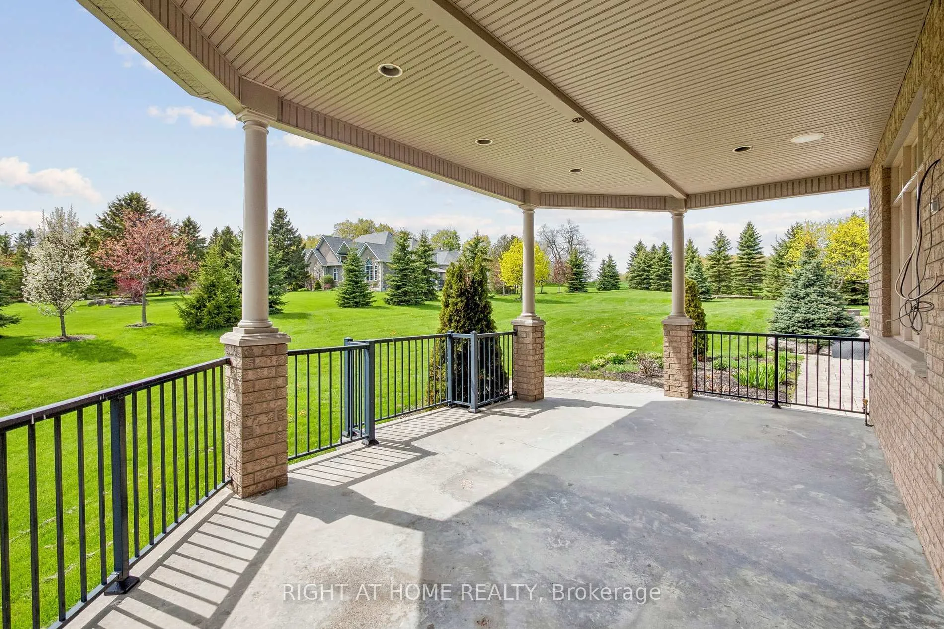 Photo 34 of 18 Bice Court, Clarington, Rural Clarington — HOMEH