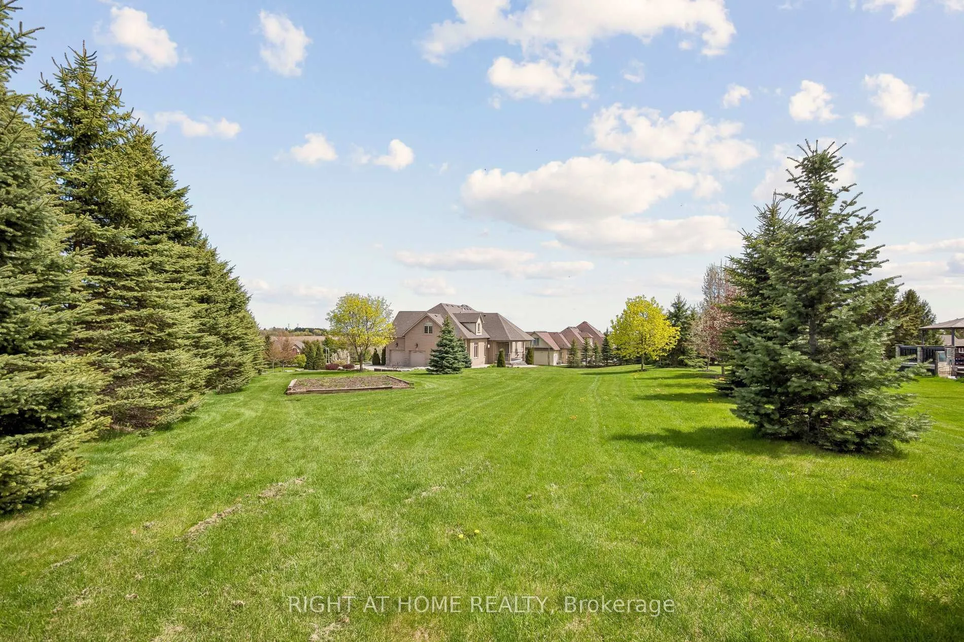 Photo 37 of 18 Bice Court, Clarington, Rural Clarington — HOMEH
