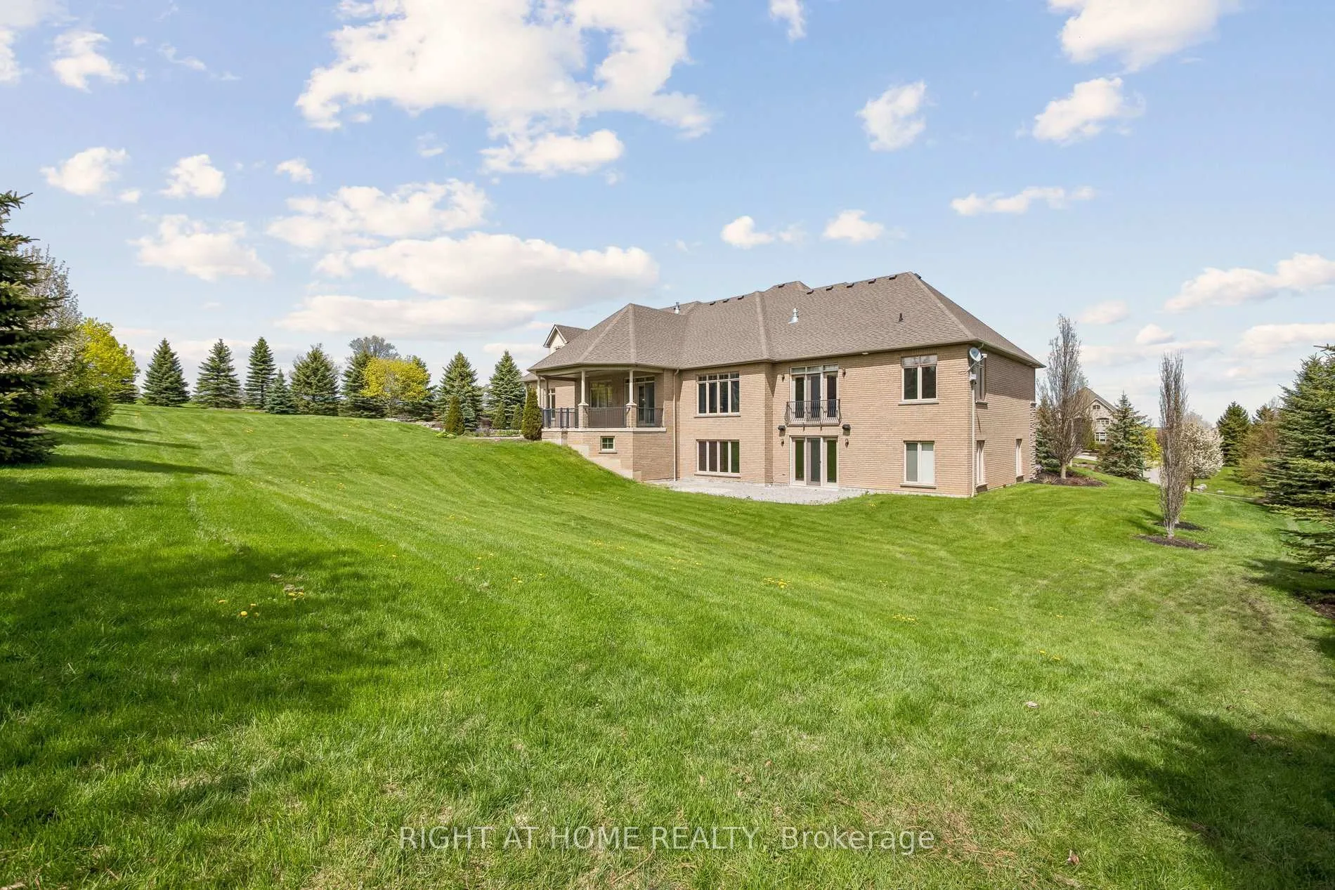 Photo 38 of 18 Bice Court, Clarington, Rural Clarington — HOMEH