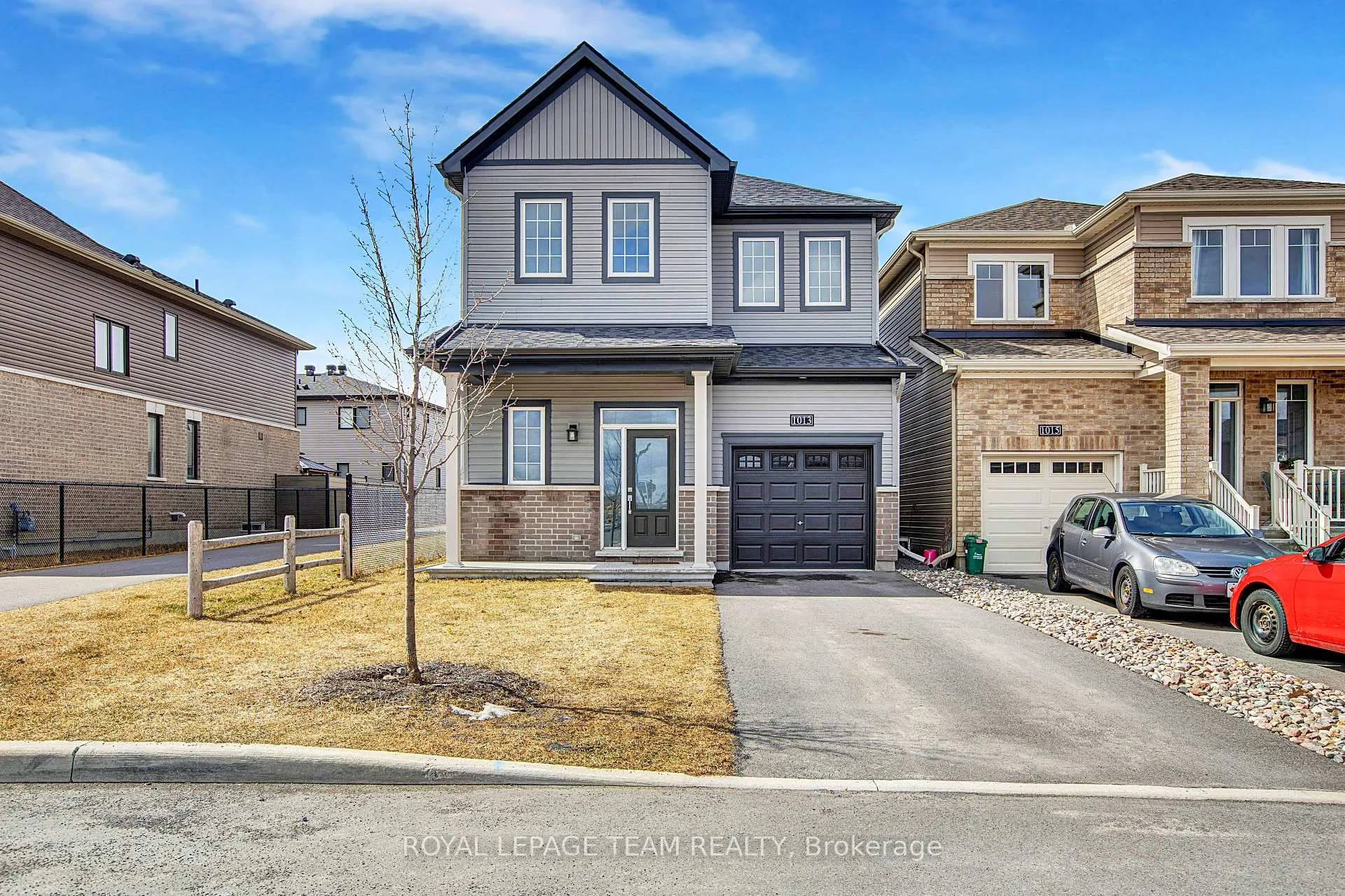 Front of 1013 Parabolica Way