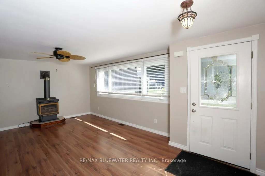 Photo 4 of 25 Maple Grove Court W, South Huron, Stephen — HOMEH