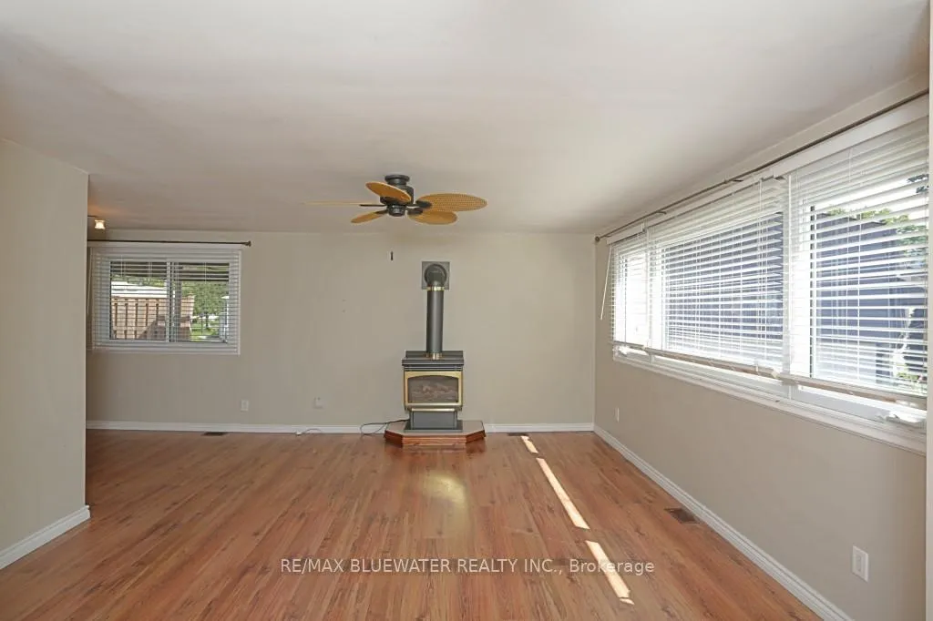Photo 5 of 25 Maple Grove Court W, South Huron, Stephen — HOMEH