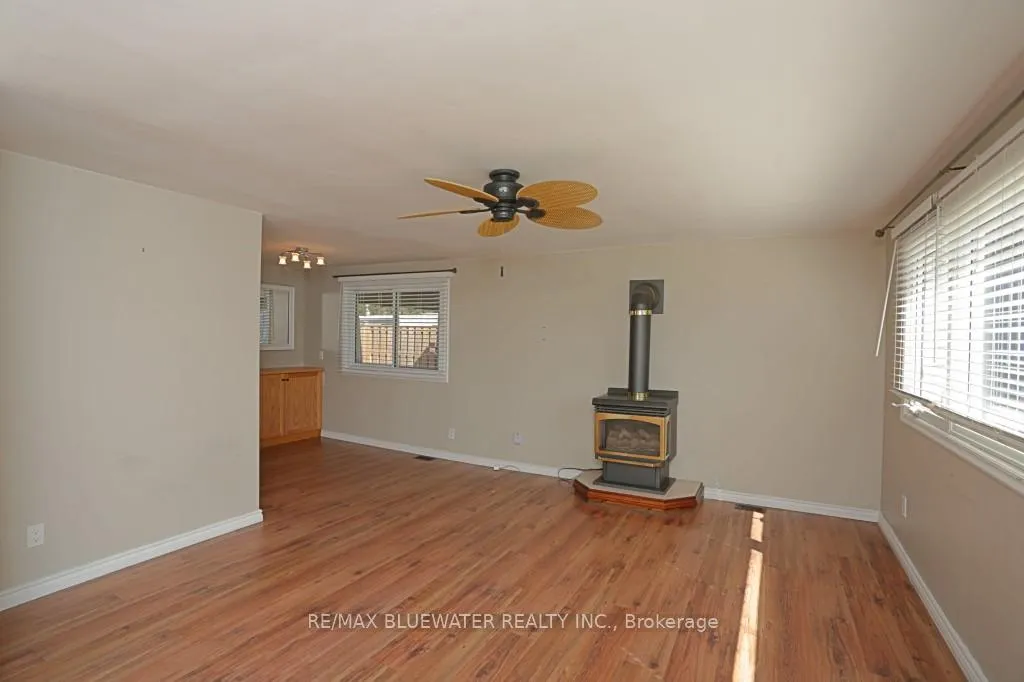 Photo 6 of 25 Maple Grove Court W, South Huron, Stephen — HOMEH