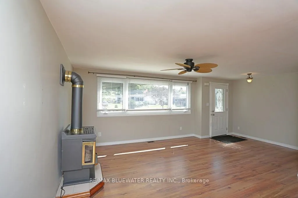 Photo 7 of 25 Maple Grove Court W, South Huron, Stephen — HOMEH