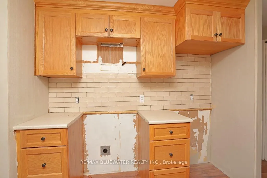 Photo 26 of 25 Maple Grove Court W, South Huron, Stephen — HOMEH