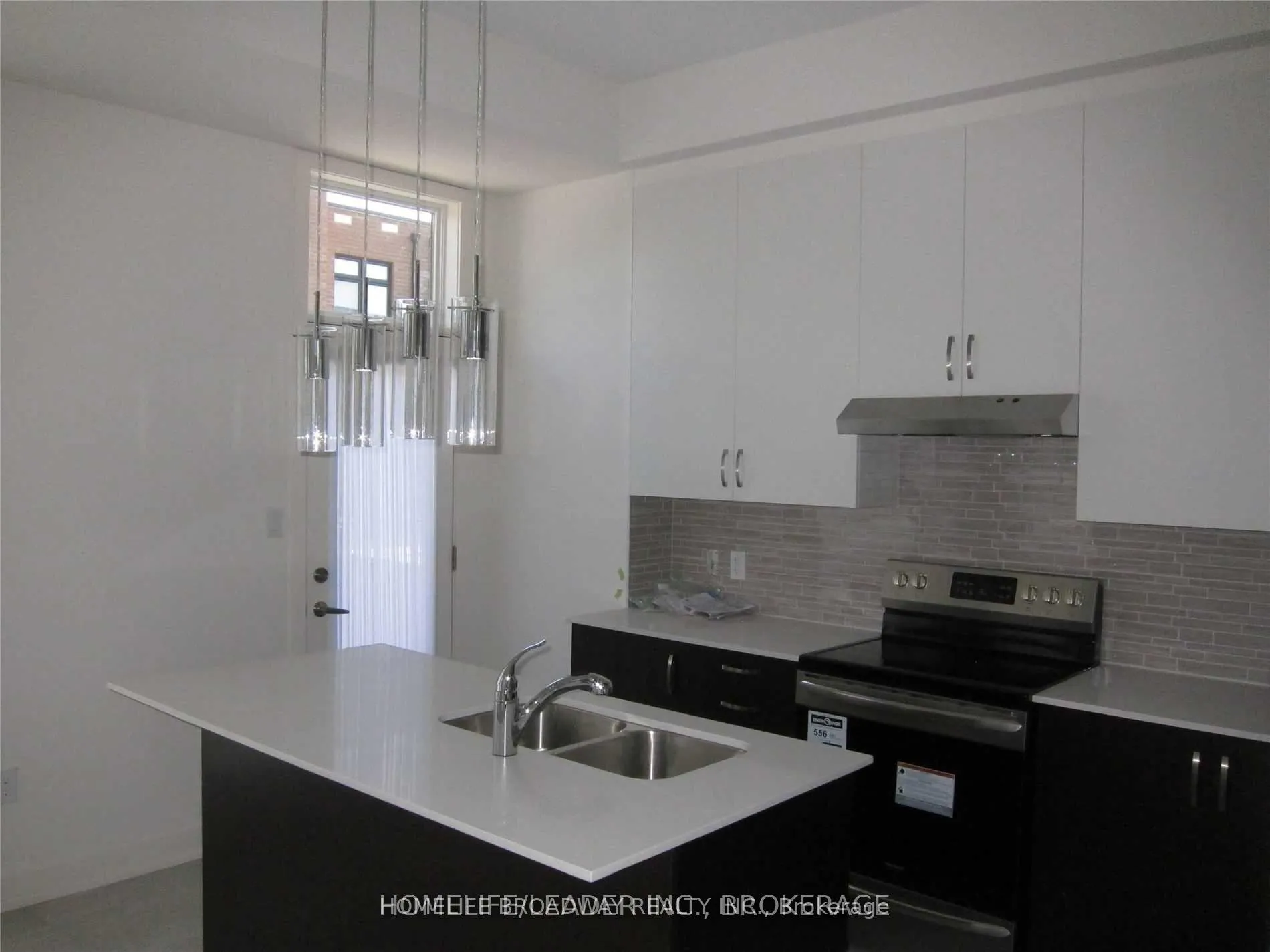 Photo 4 of 2 Benoit Street, Vaughan, Vellore Village — HOMEH