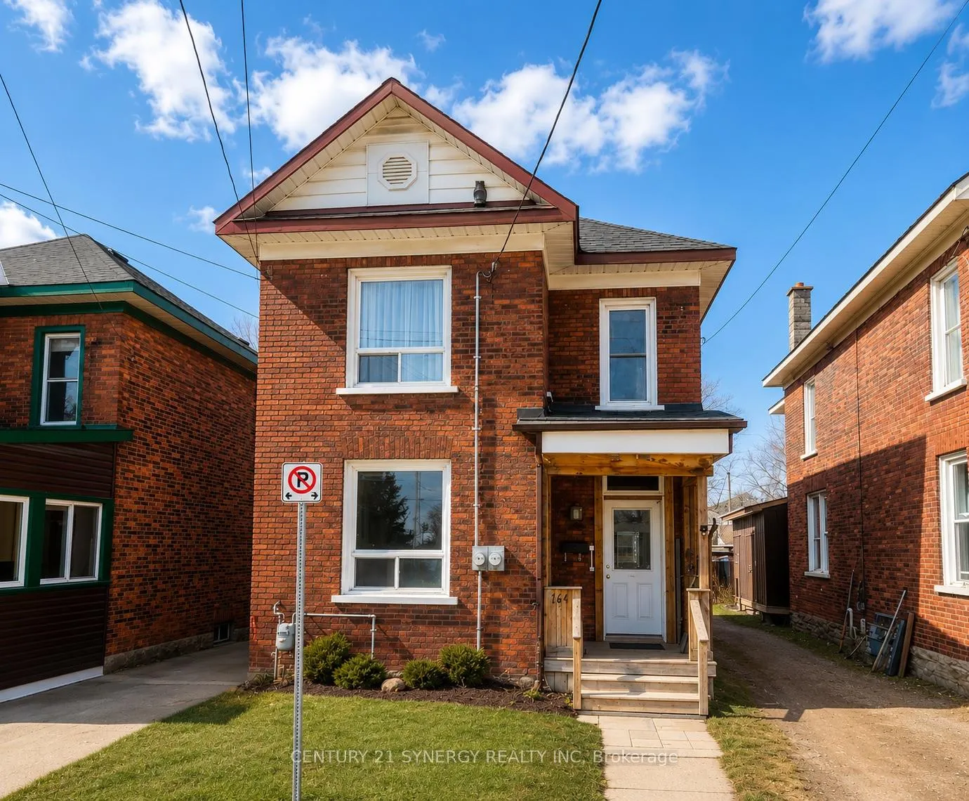 Photo 2 of 164 Chambers Street, Smiths Falls — HOMEH