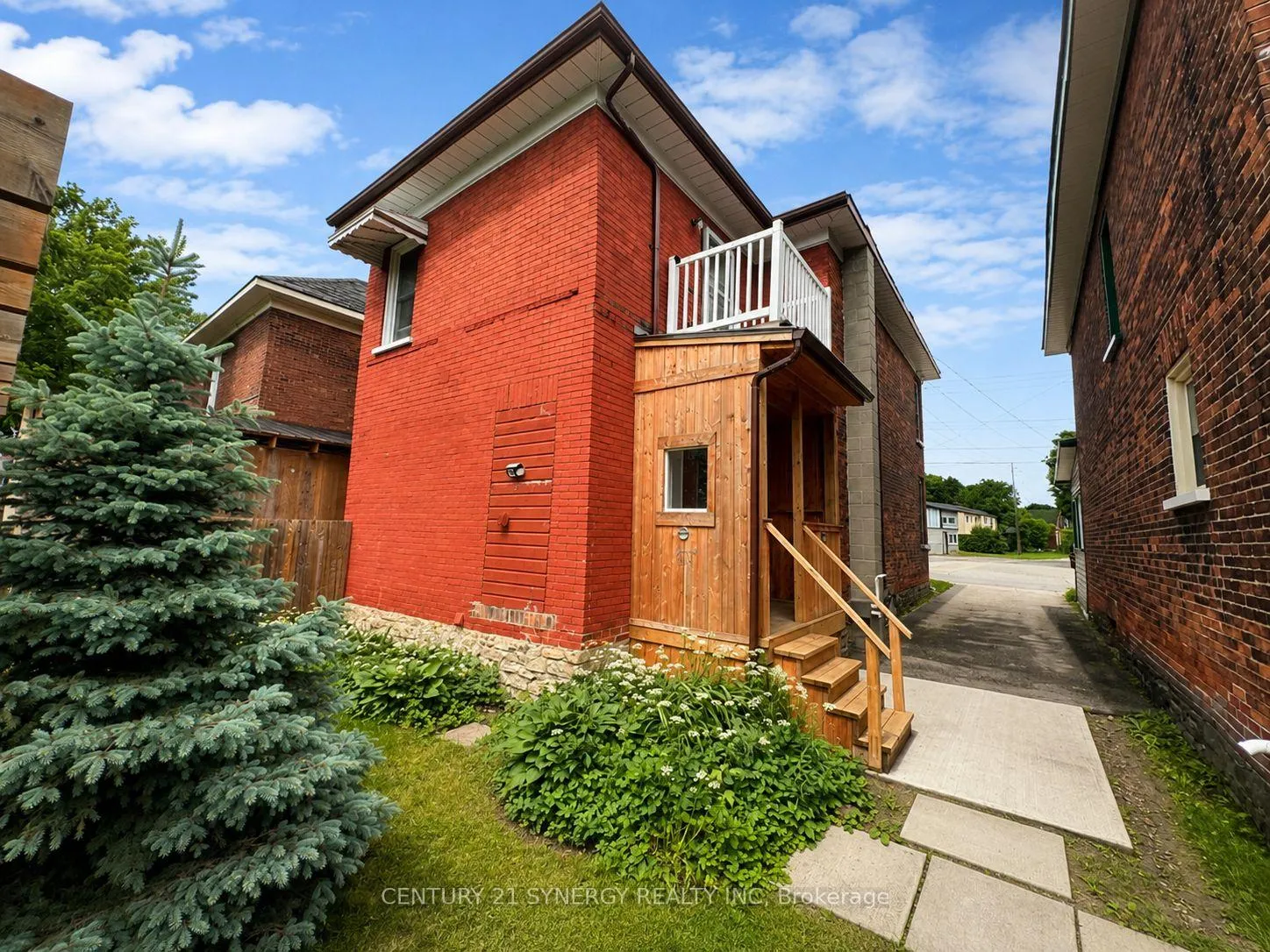 Photo 5 of 164 Chambers Street, Smiths Falls — HOMEH