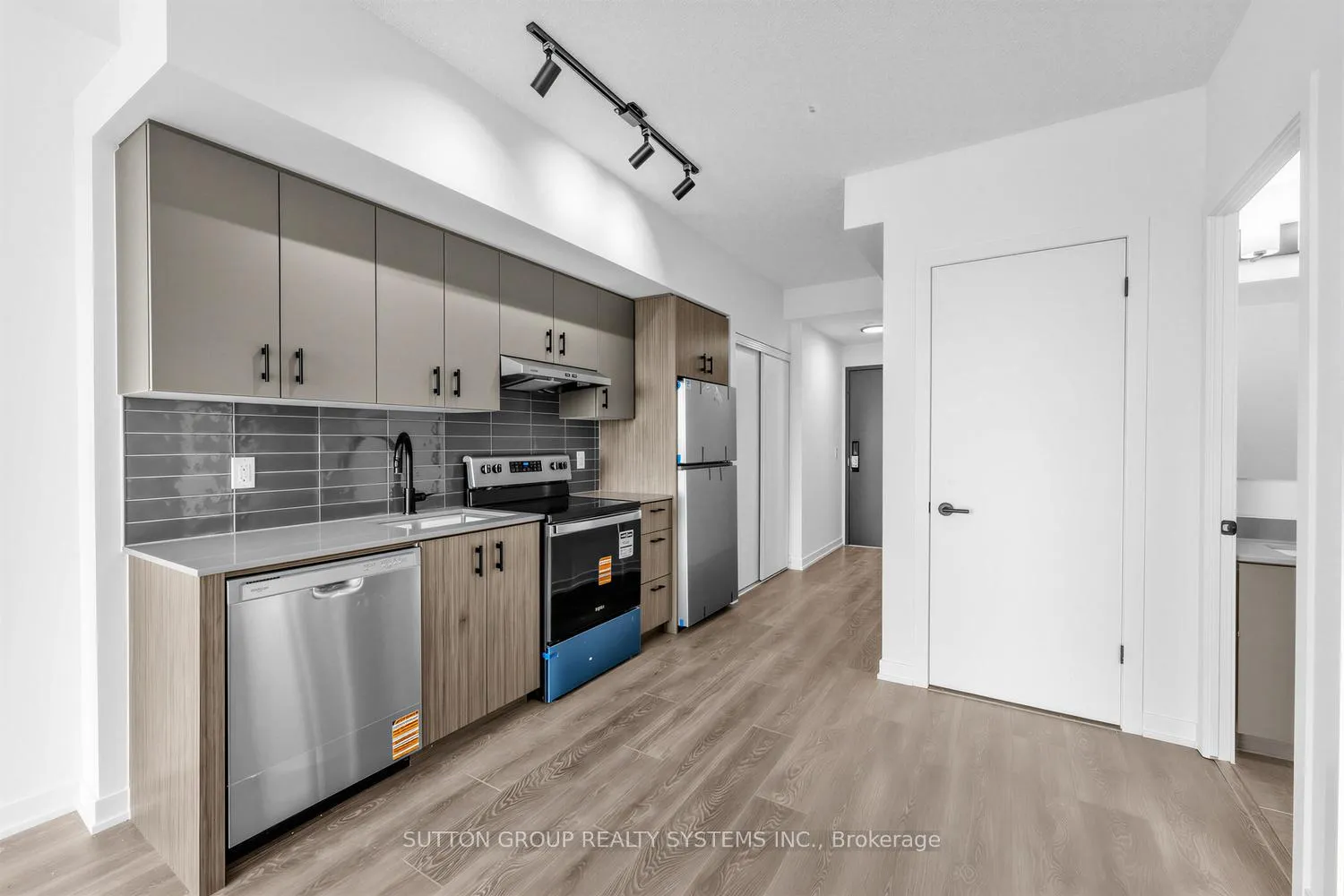 Photo 10 of Unit C 1301, 4878 Powers Common, Burlington, Alton — HOMEH