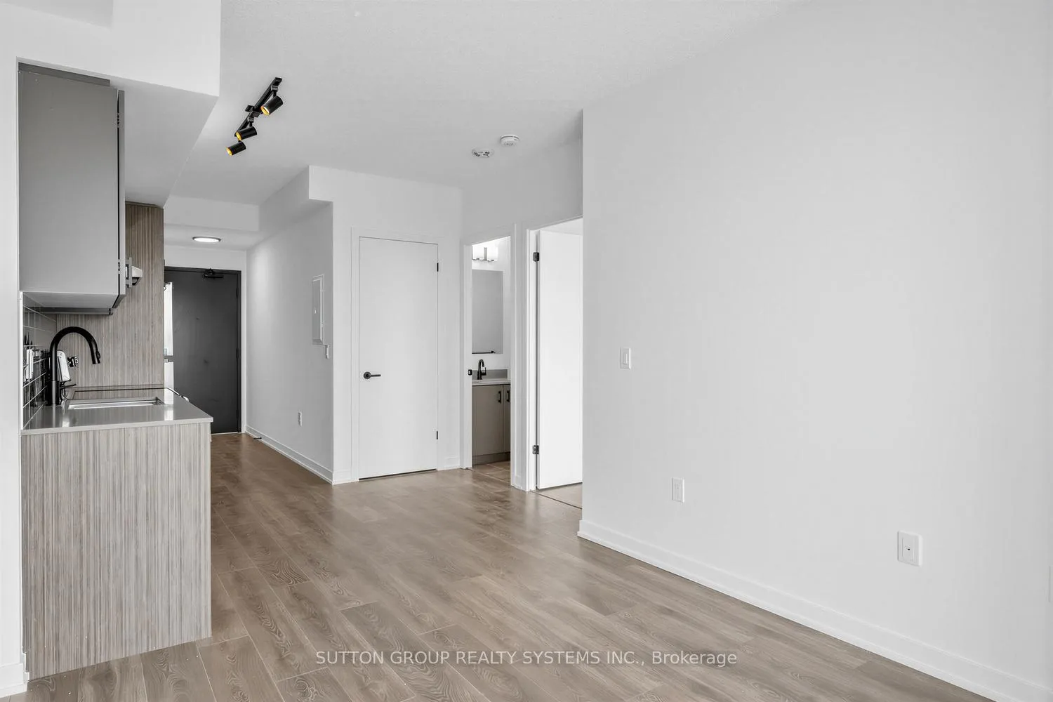 Photo 12 of Unit C 1301, 4878 Powers Common, Burlington, Alton — HOMEH