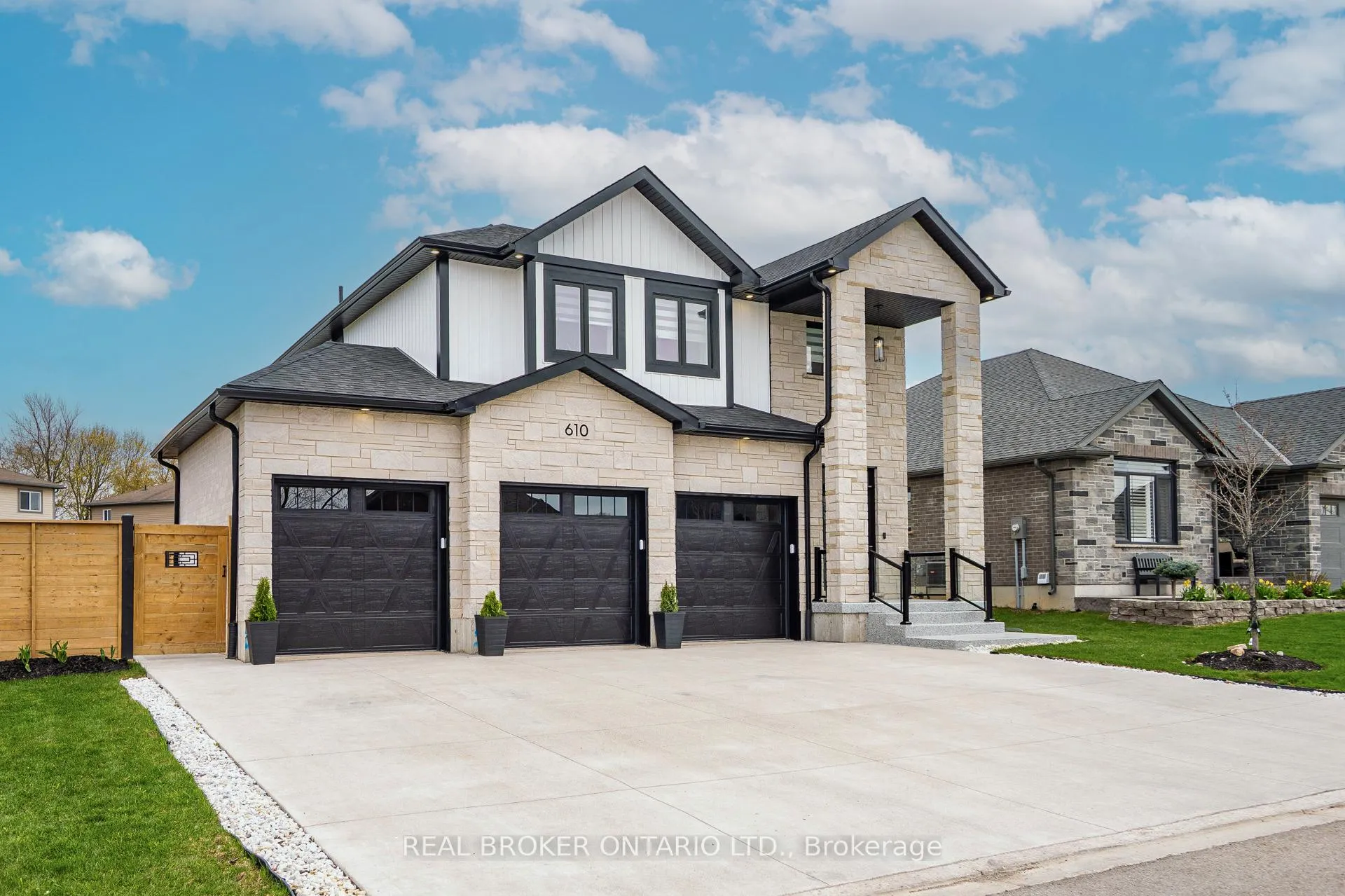 Photo 2 of 610 Conners Drive, North Perth, Listowel — HOMEH