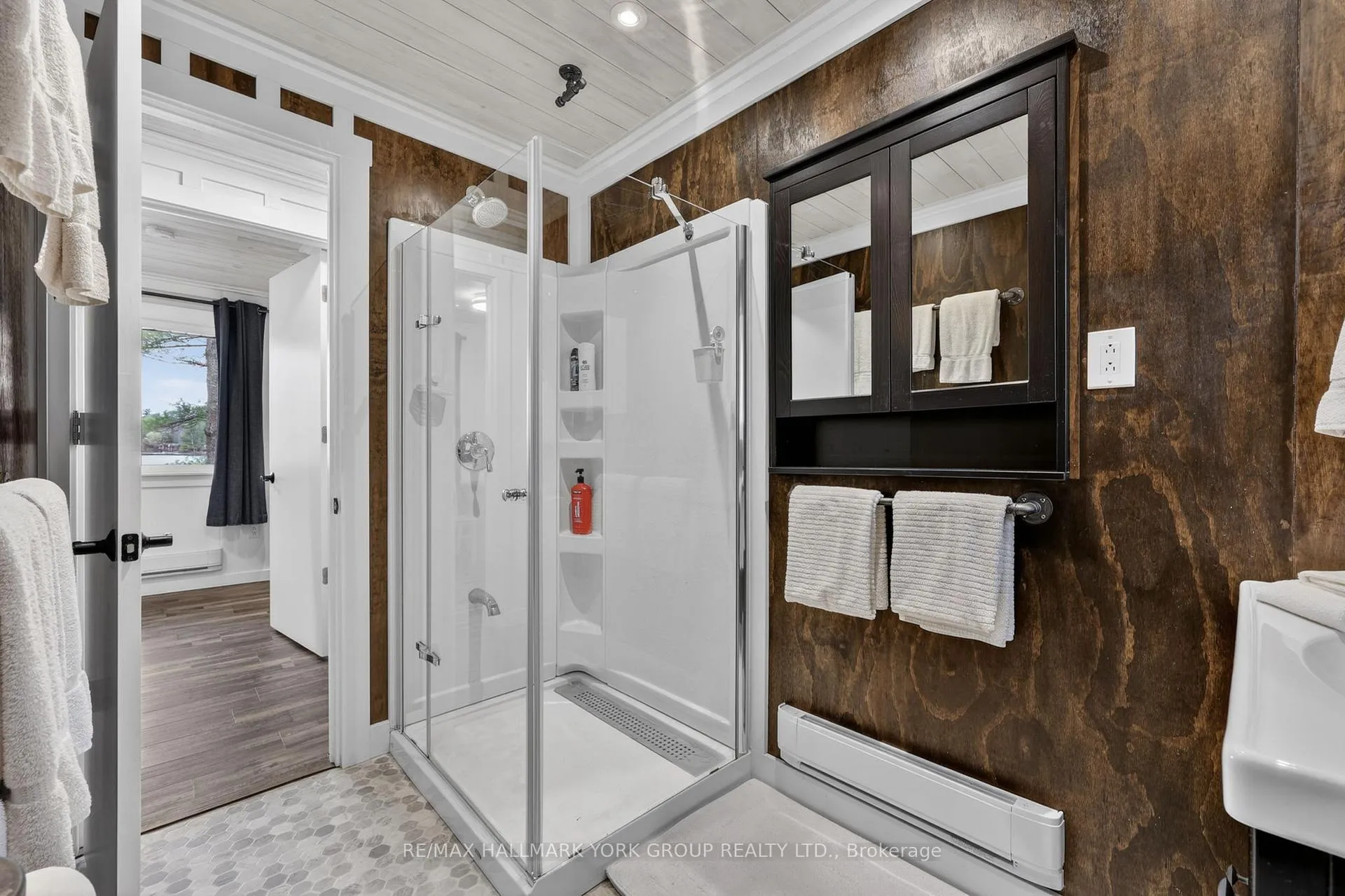 Photo 22 of 45 Island 2ml, Gravenhurst, Wood (Gravenhurst) — HOMEH