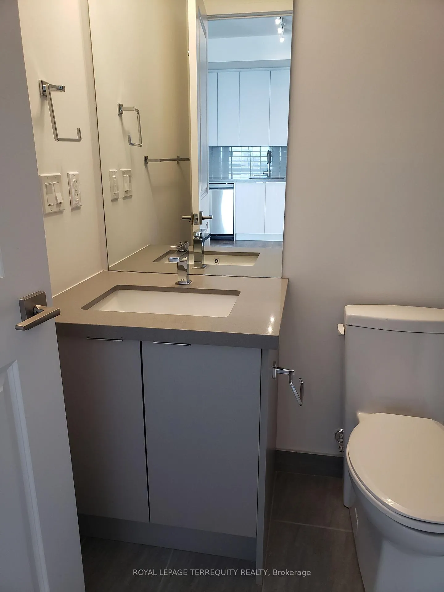 Photo 10 of Unit 1808, 297 Oak Walk Drive, Oakville, River Oaks — HOMEH