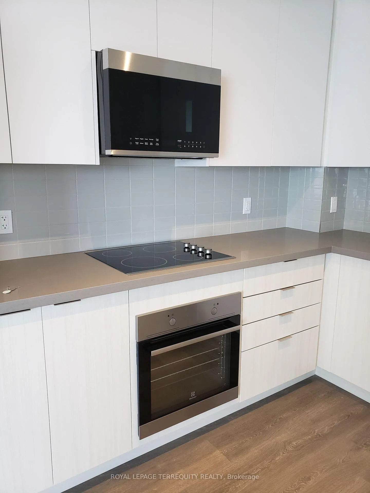 Photo 12 of Unit 1808, 297 Oak Walk Drive, Oakville, River Oaks — HOMEH