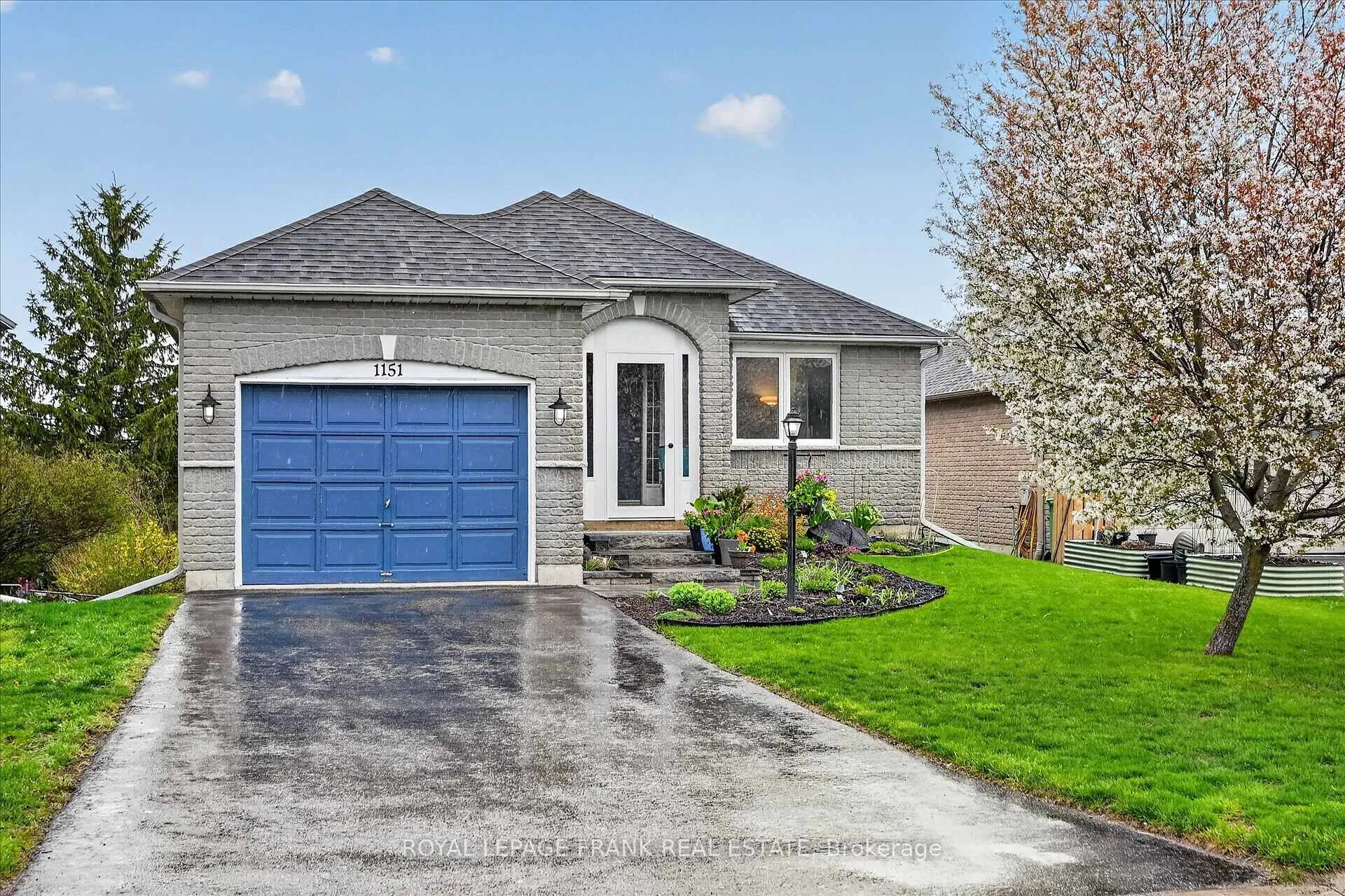 Photo 3 of 1151 Baker Street, Peterborough, Northcrest Ward 5 — HOMEH
