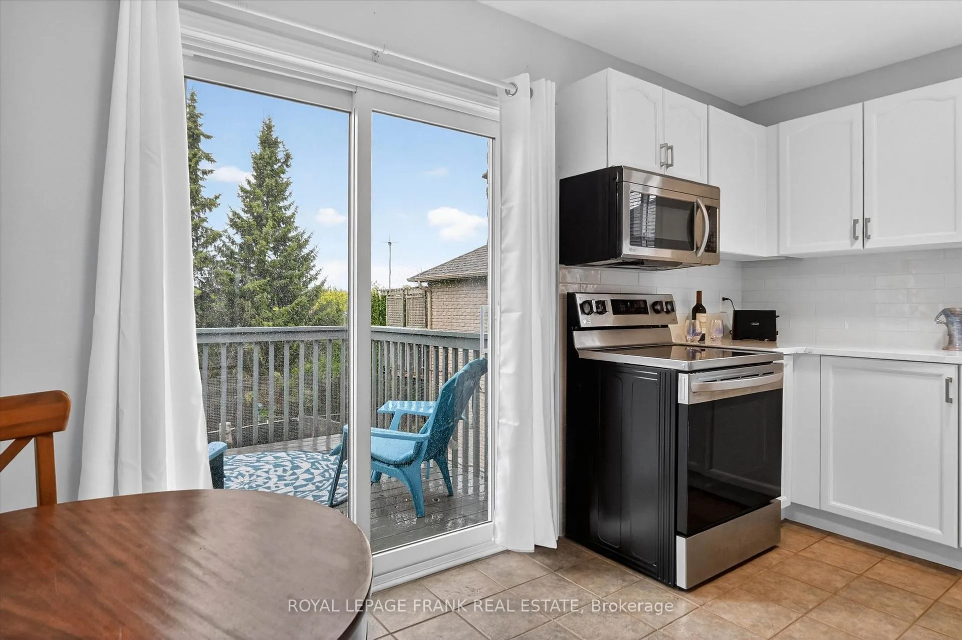 Photo 10 of 1151 Baker Street, Peterborough, Northcrest Ward 5 — HOMEH