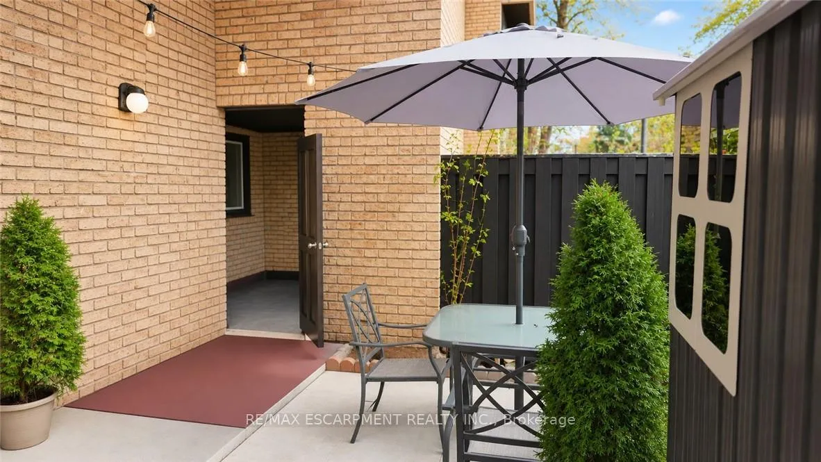 Photo 2 of Unit 7, 110 Ling Road, Scarborough, West Hill — HOMEH