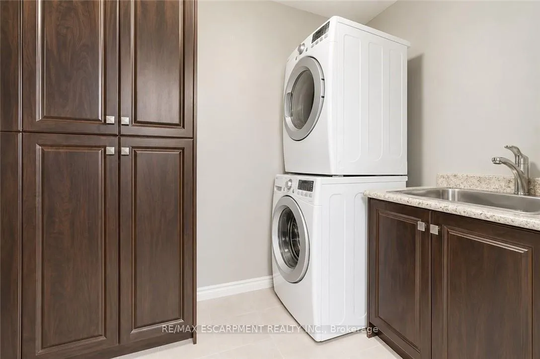 Photo 9 of Unit 7, 110 Ling Road, Scarborough, West Hill — HOMEH