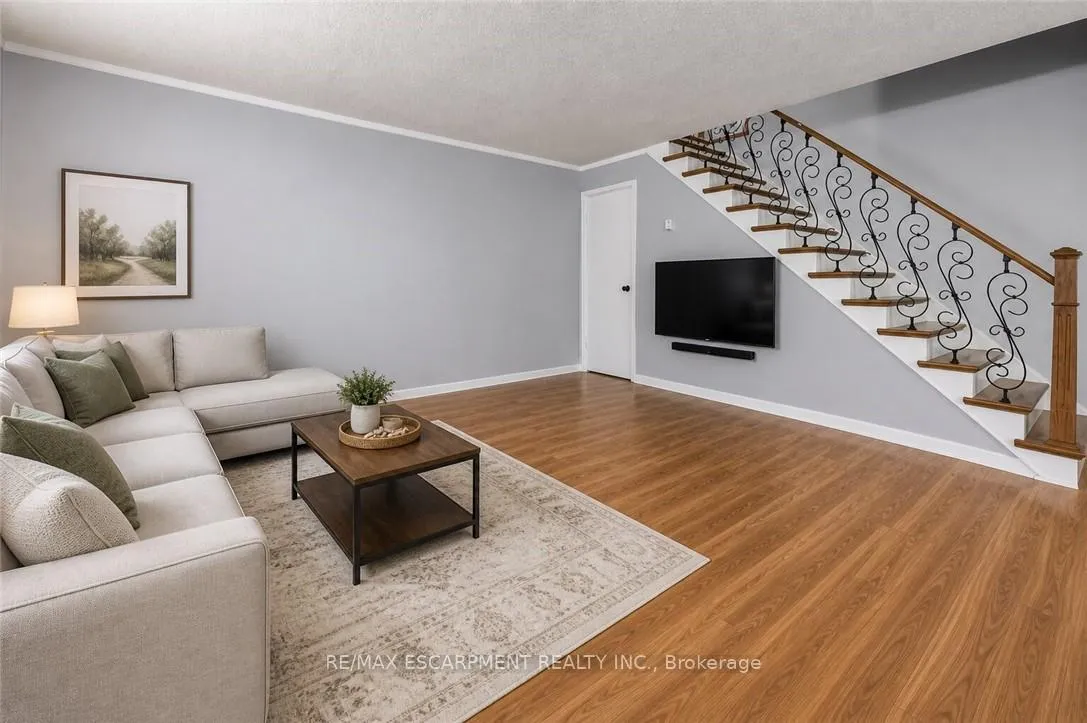 Photo 12 of Unit 7, 110 Ling Road, Scarborough, West Hill — HOMEH