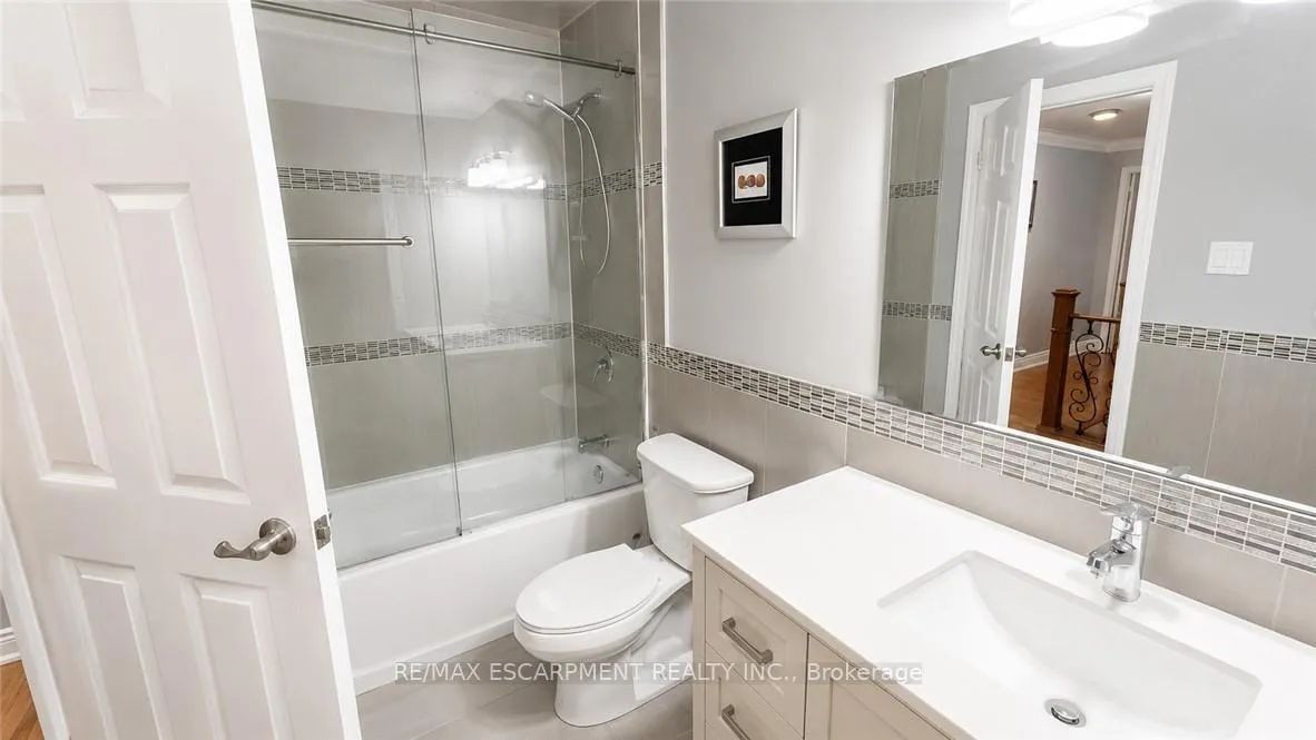 Photo 17 of Unit 7, 110 Ling Road, Scarborough, West Hill — HOMEH