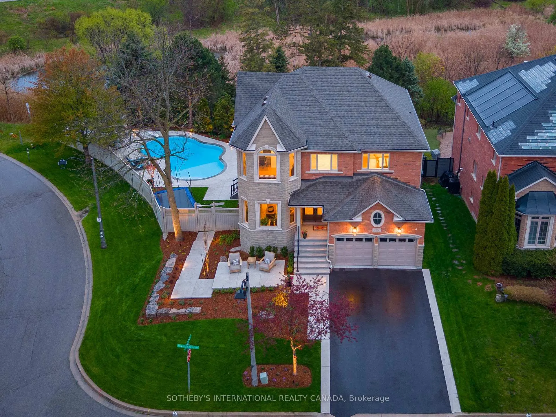 Photo 1 of 2432 Upper Valley Crescent, Oakville, River Oaks — HOMEH